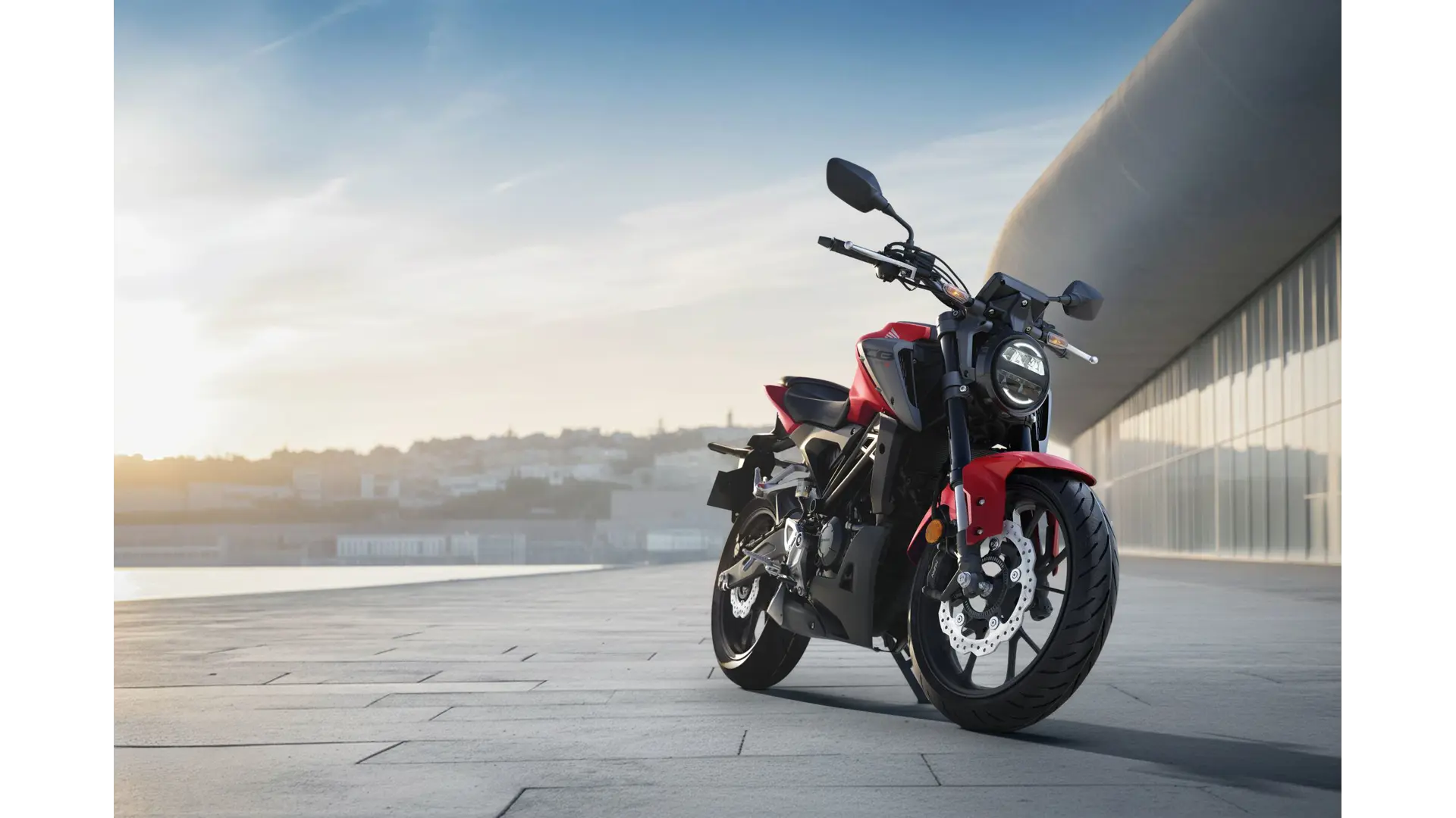 26YM_CB125R_Location_Static_Mat_Pearl_Diaspro_Red_Sh01B.jpg