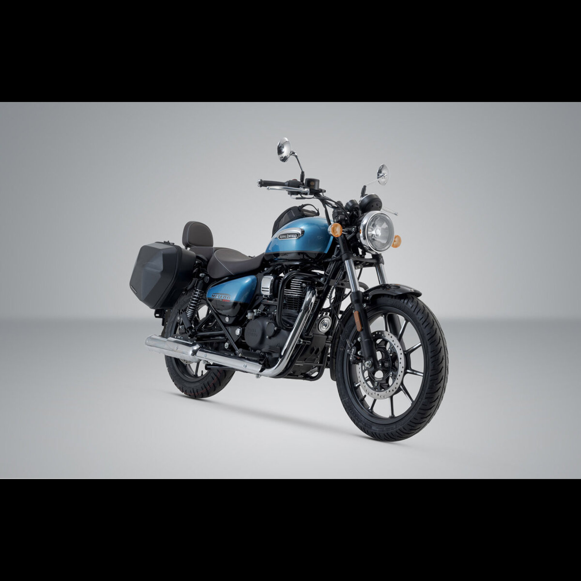BC.HTA.41.983.30000B 1.jpg