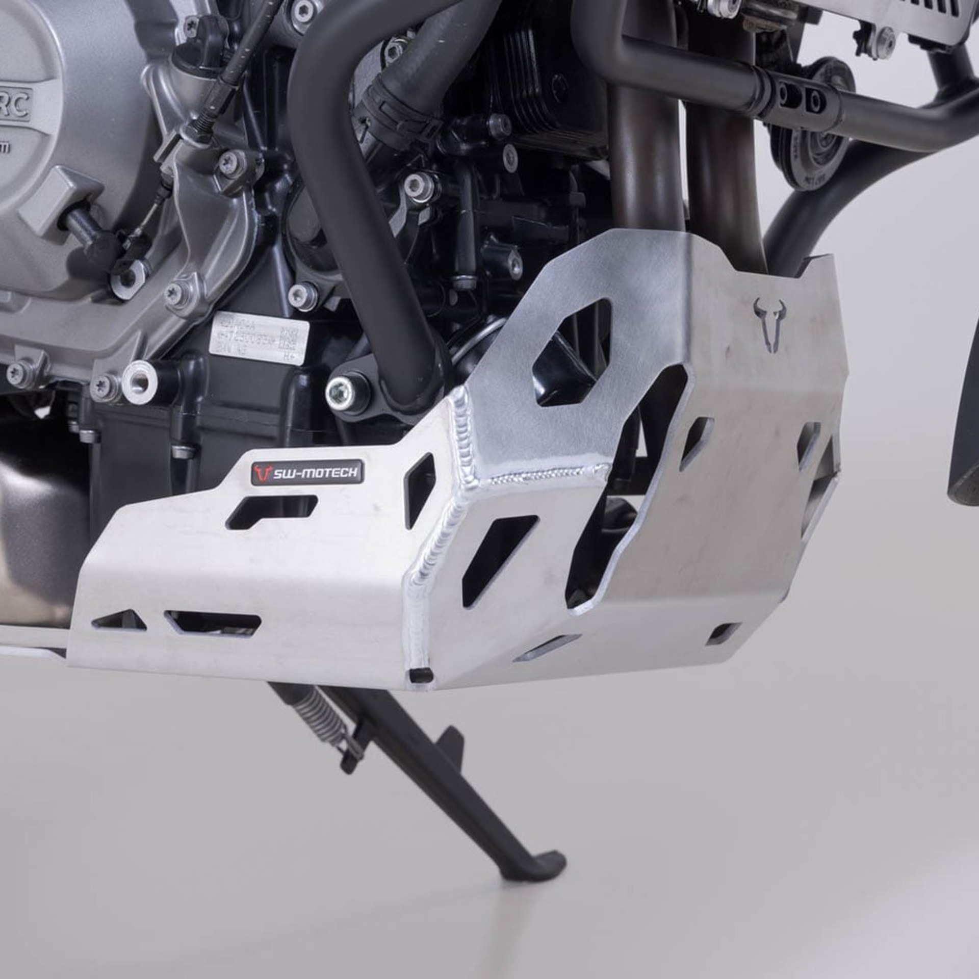 SW-MOTECH-108282-v30-4.jpg