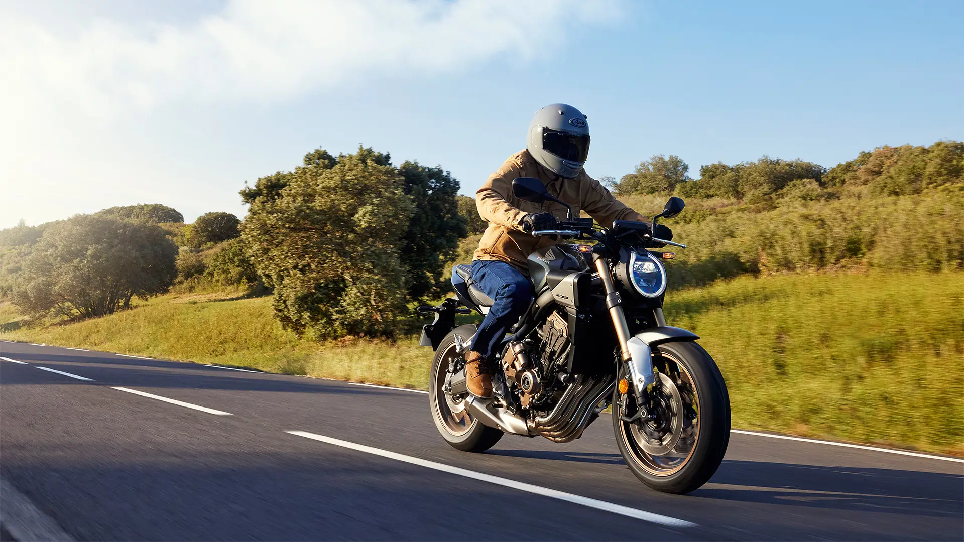 24YM CB650R EC LOCATION Action 01 0996.jpg
