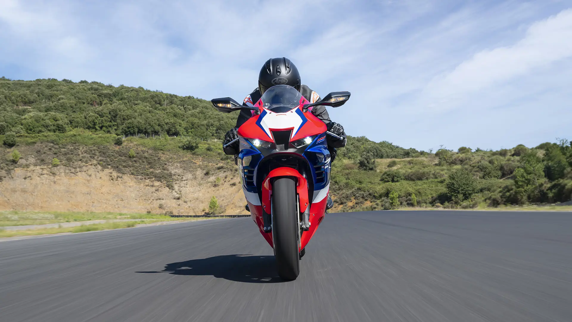 22Ym Cbr1000rr R Grandprixred R380 Location 5078.jpg