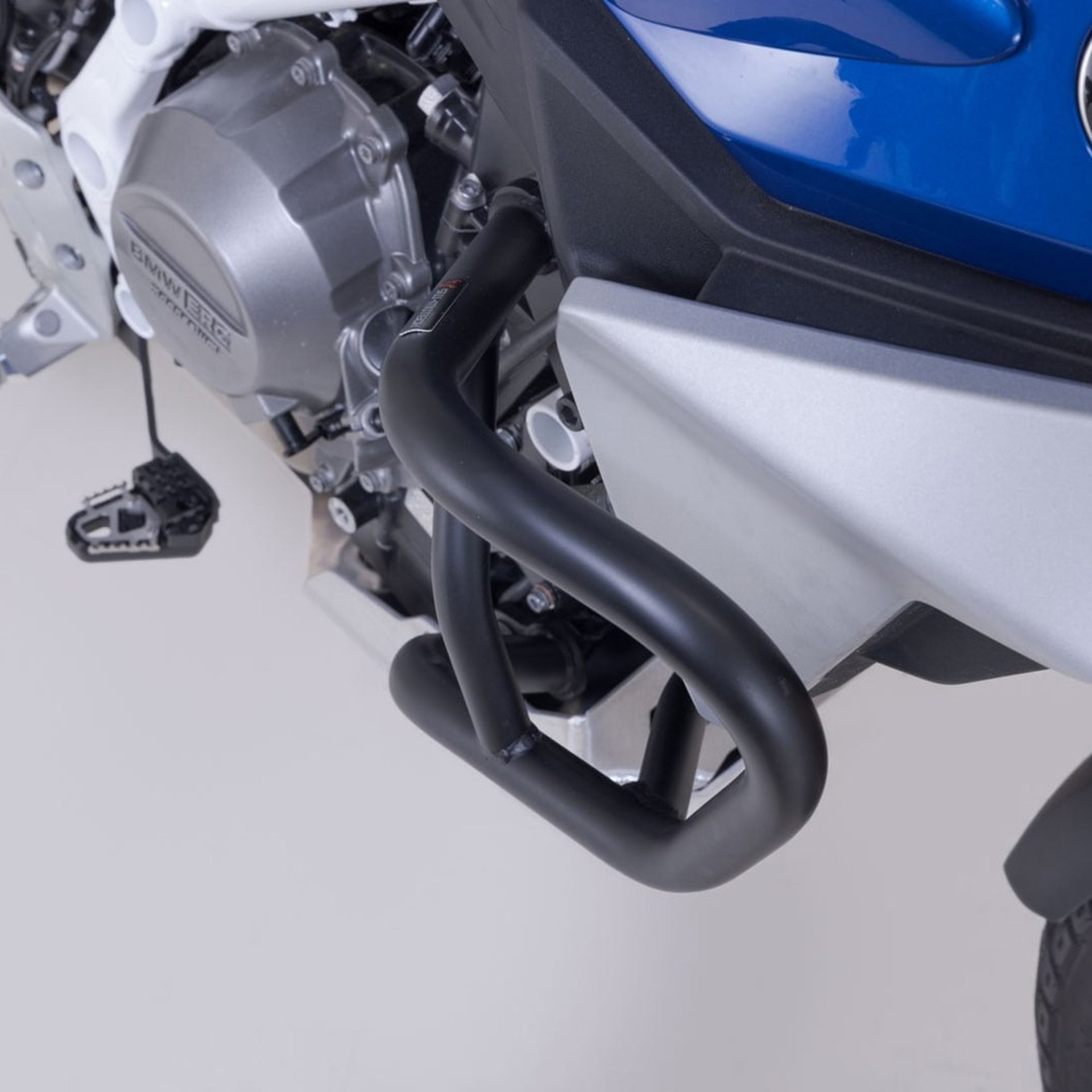 SW-MOTECH-108289-v30-4.jpg