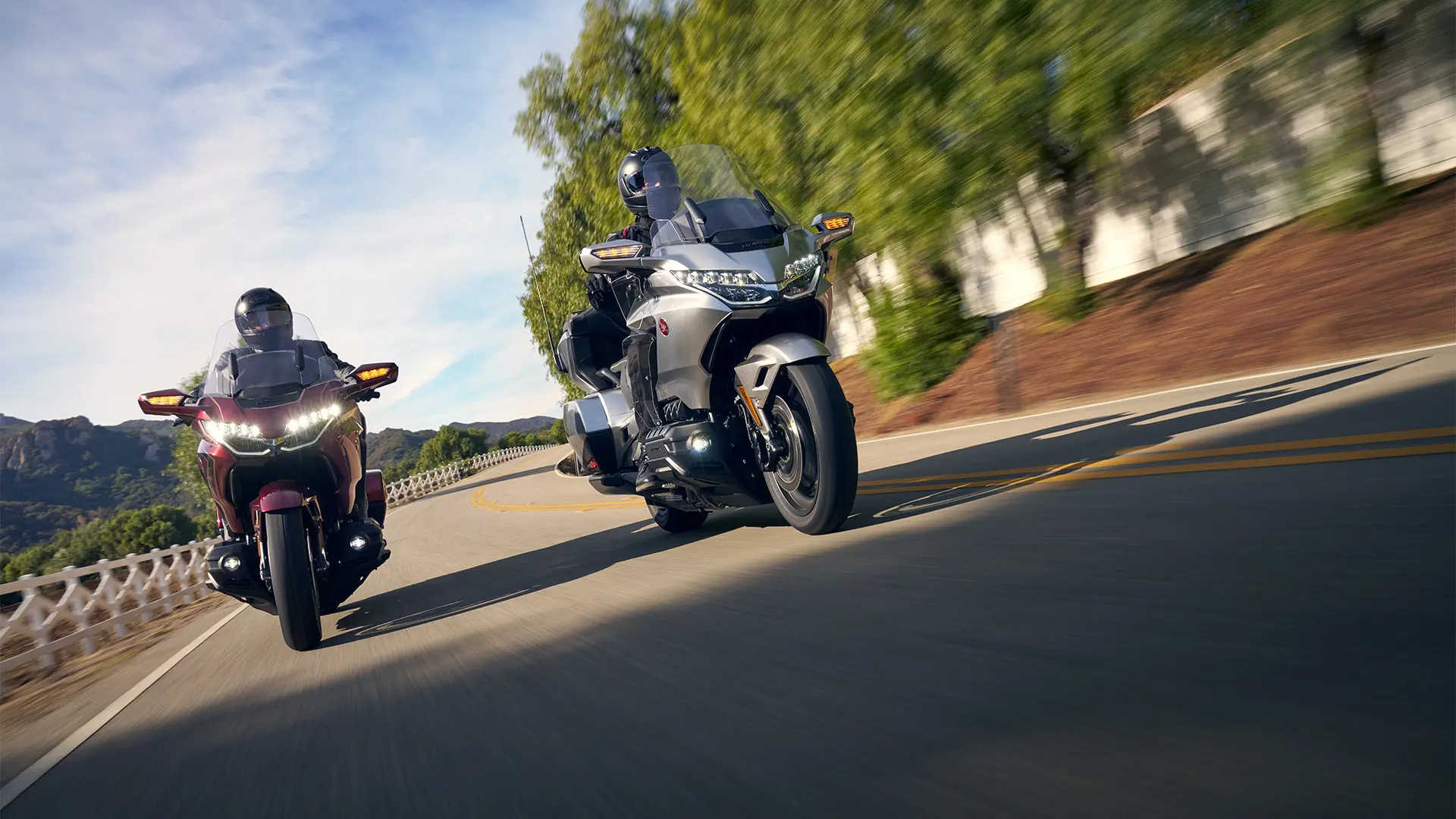 25YM GL1800 Gold Wing Tour Location Action 7511.jpg