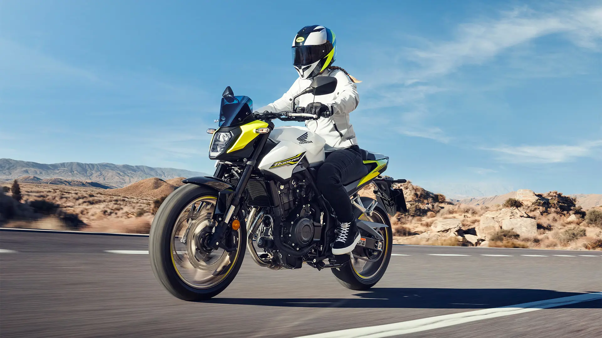 26YM CB500 Hornet Location Action 01 0464.jpg