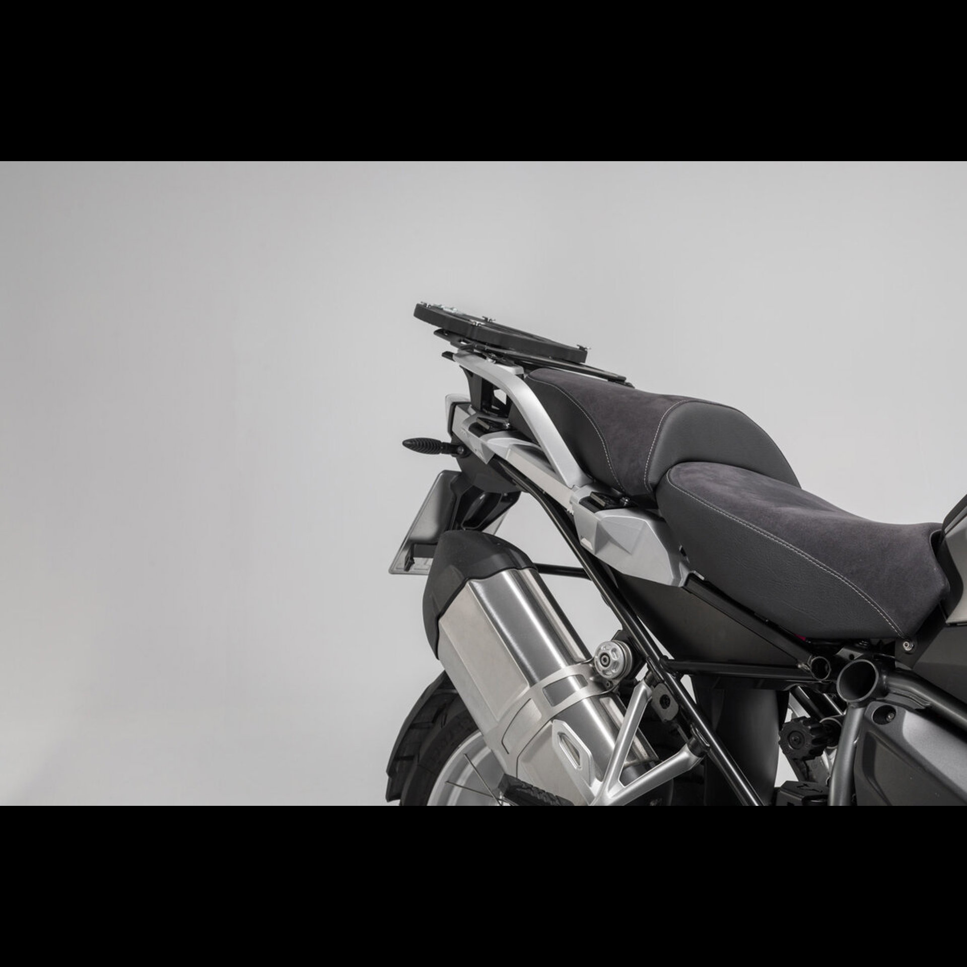 ADV.07.664.75200S 3.jpg