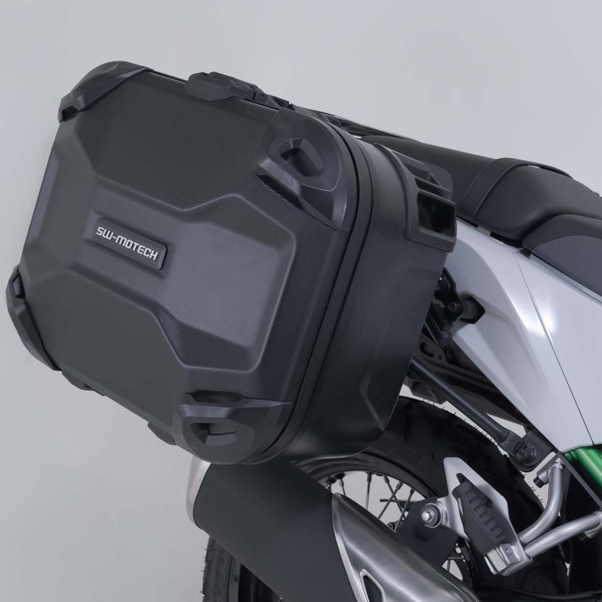 SW-MOTECH-107342-v7-3.jpg