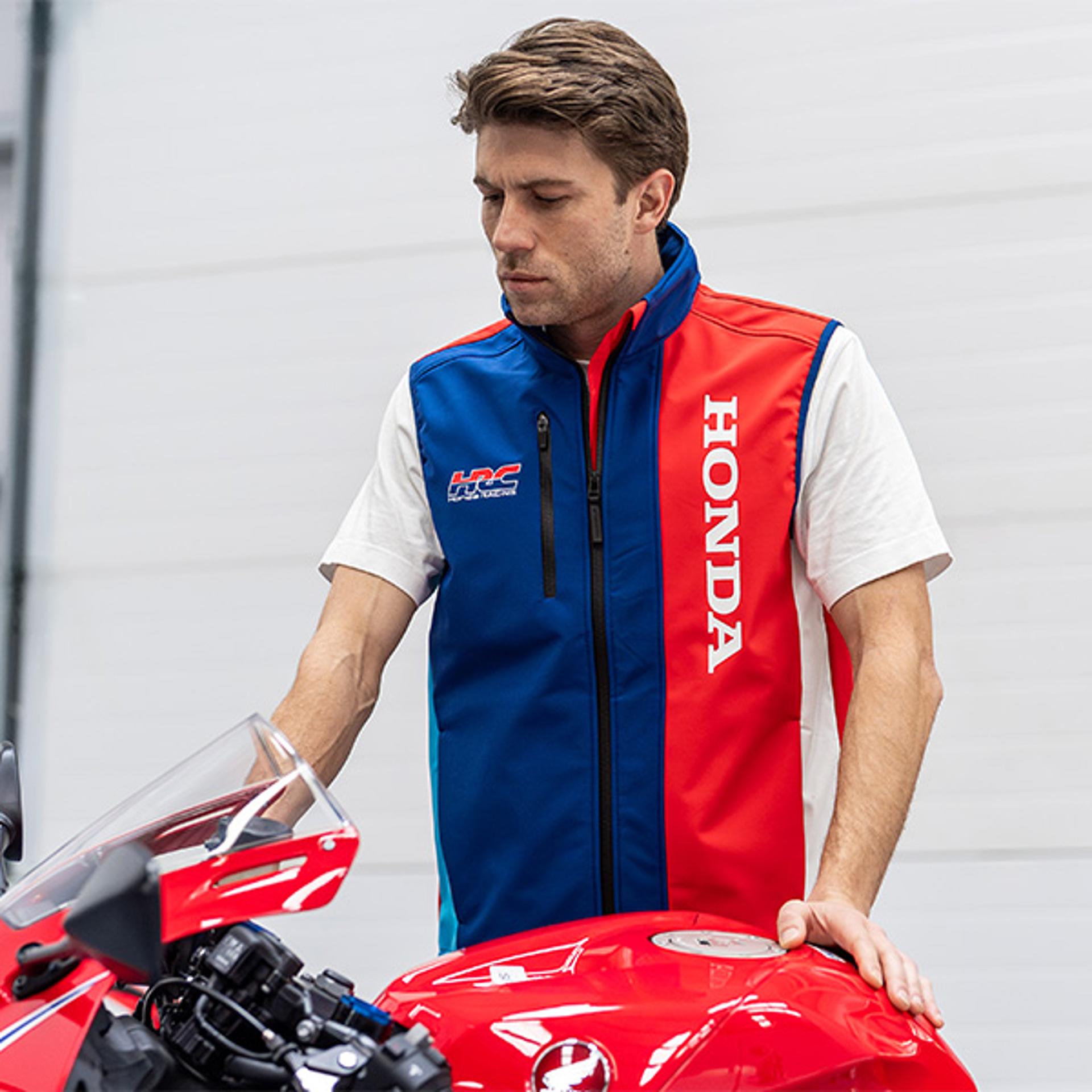 26YM Apparel Location HRC 08AUD TVE 001M HRC Vest.jpg