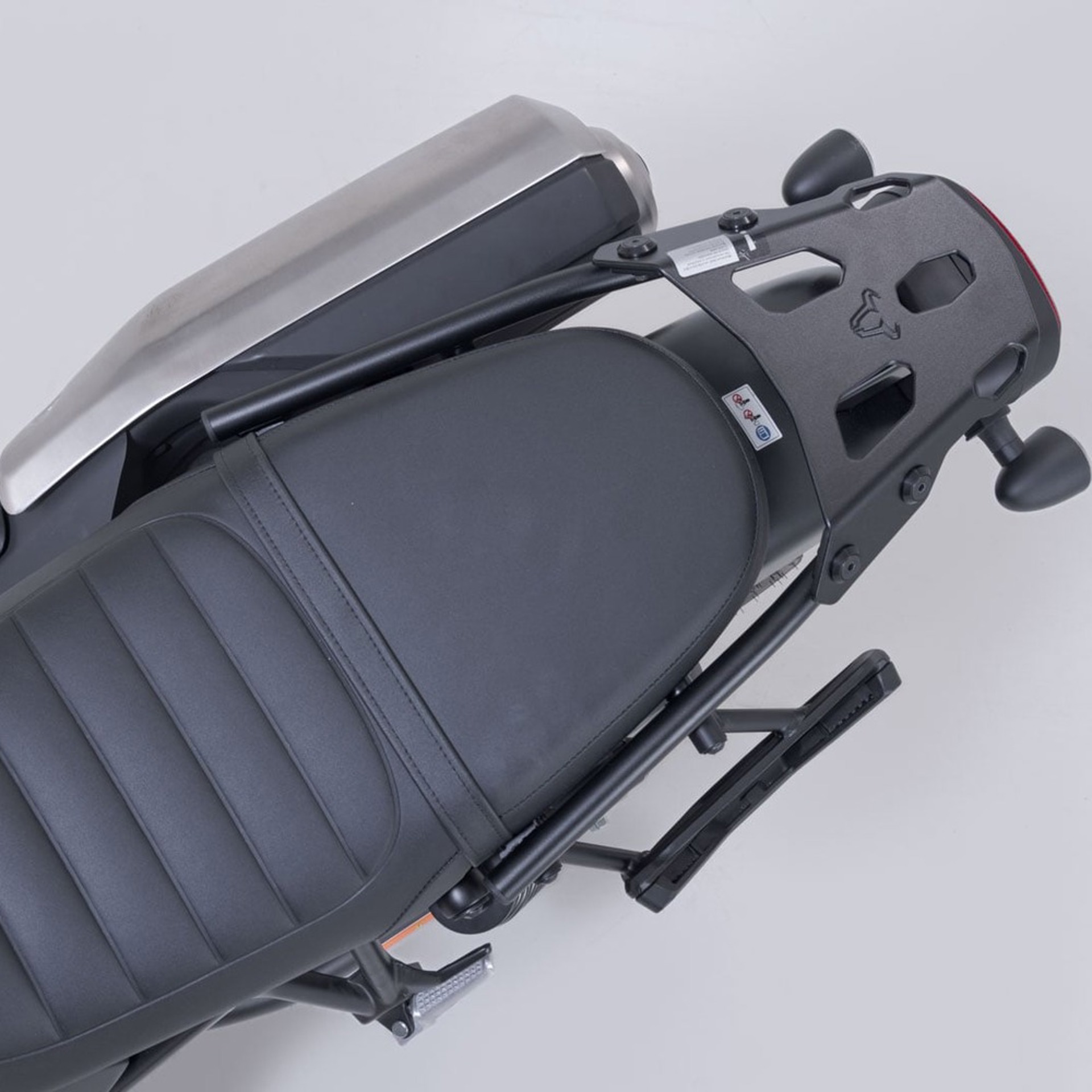 SW-MOTECH-108307-v40-4.jpg