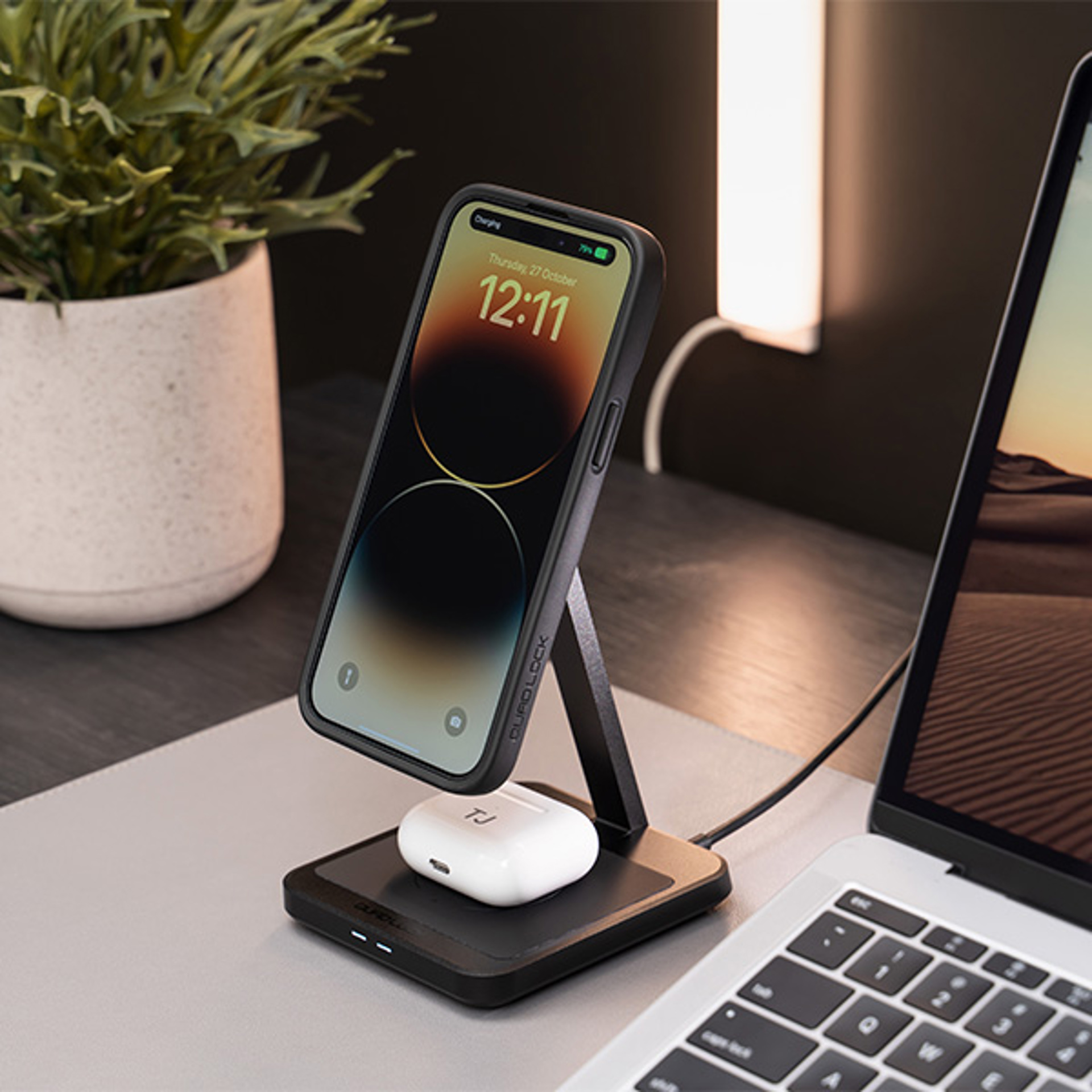MAG Dualdesktopcharger IPHONE (2).jpg