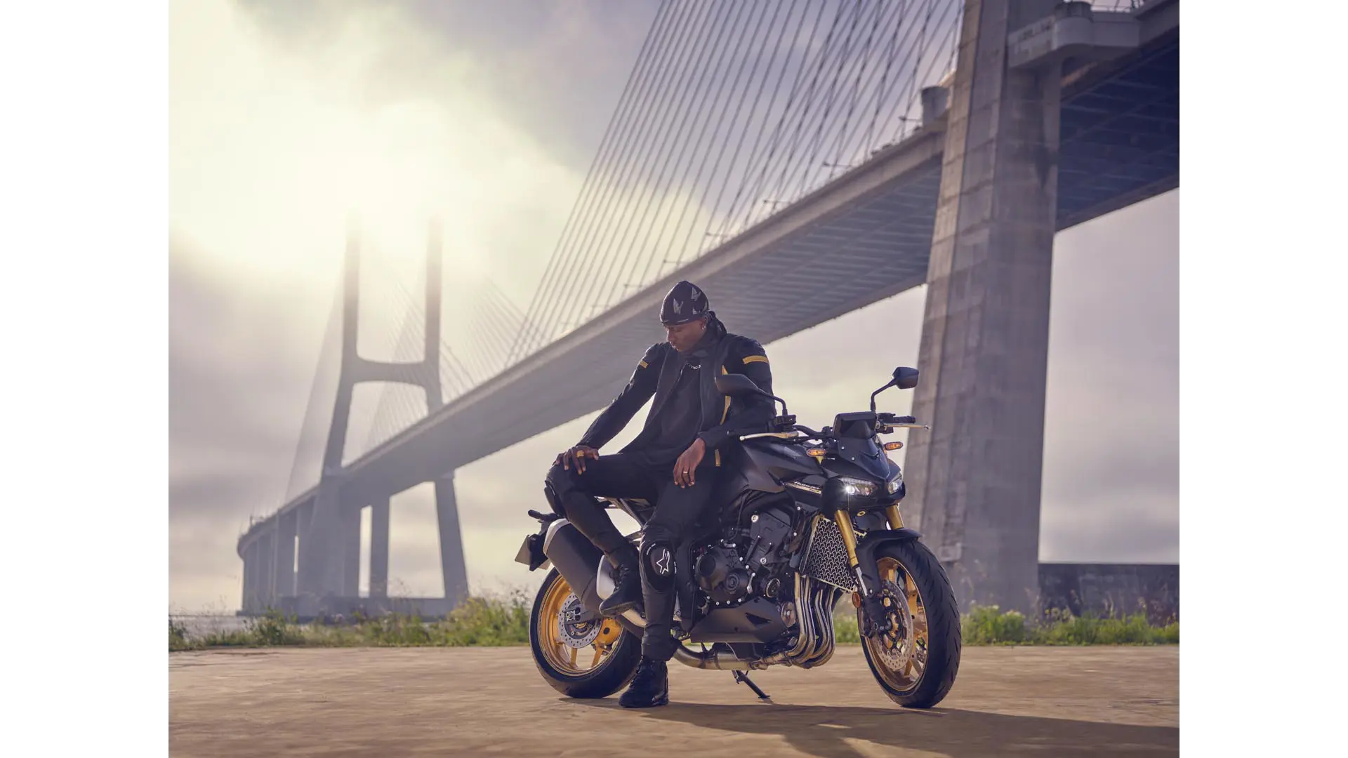 25YM CB1000 Hornet SP Location Static 0209.jpg