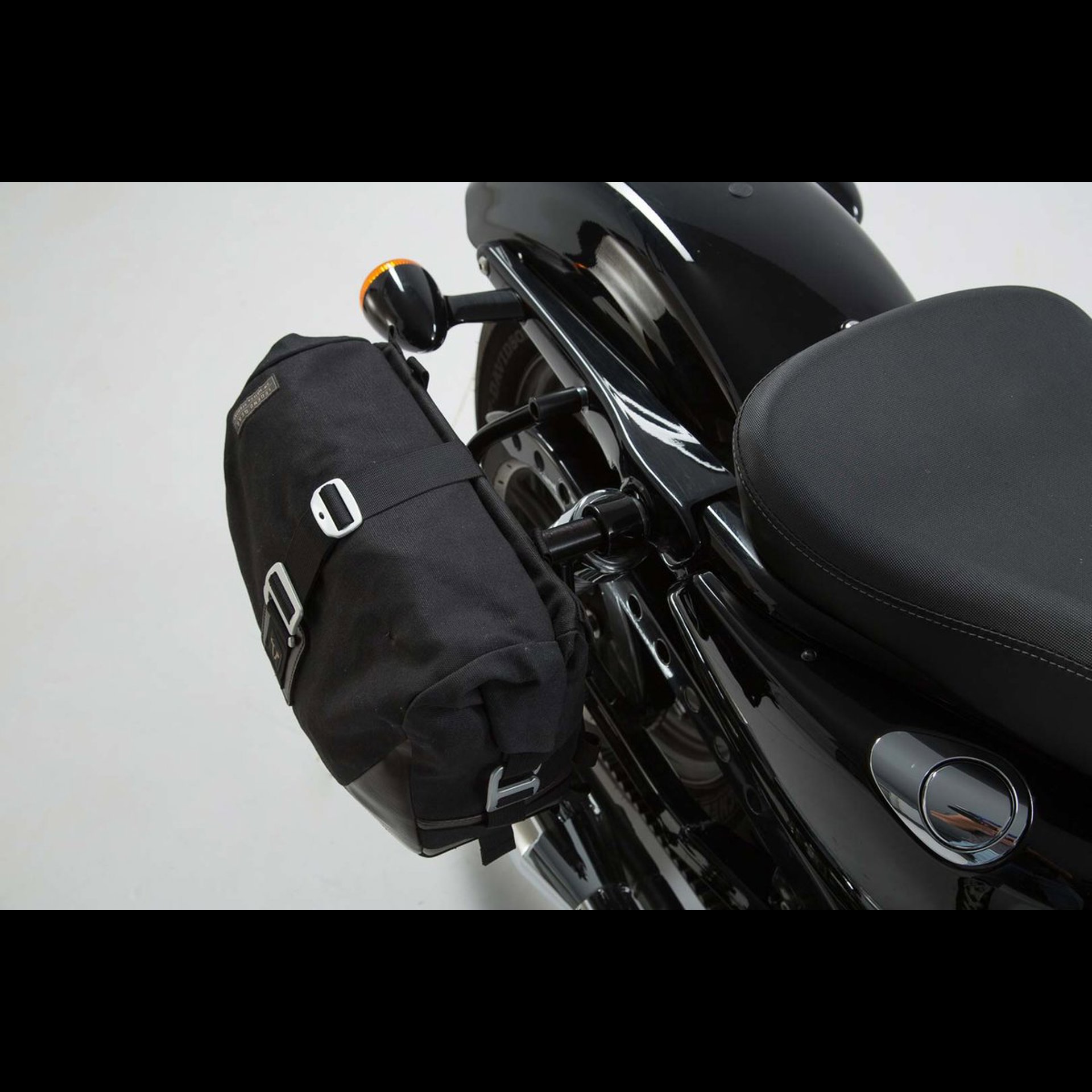 BC.HTA.18.768.20100_2.jpg