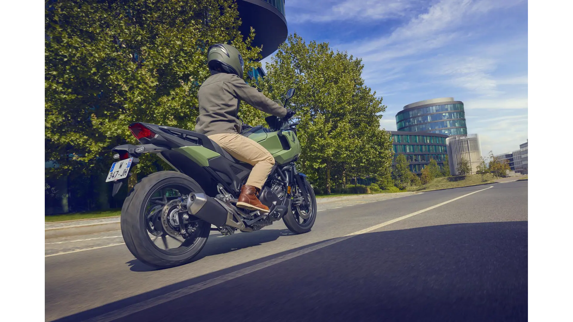 25YM NC750X Location Action 12.jpg