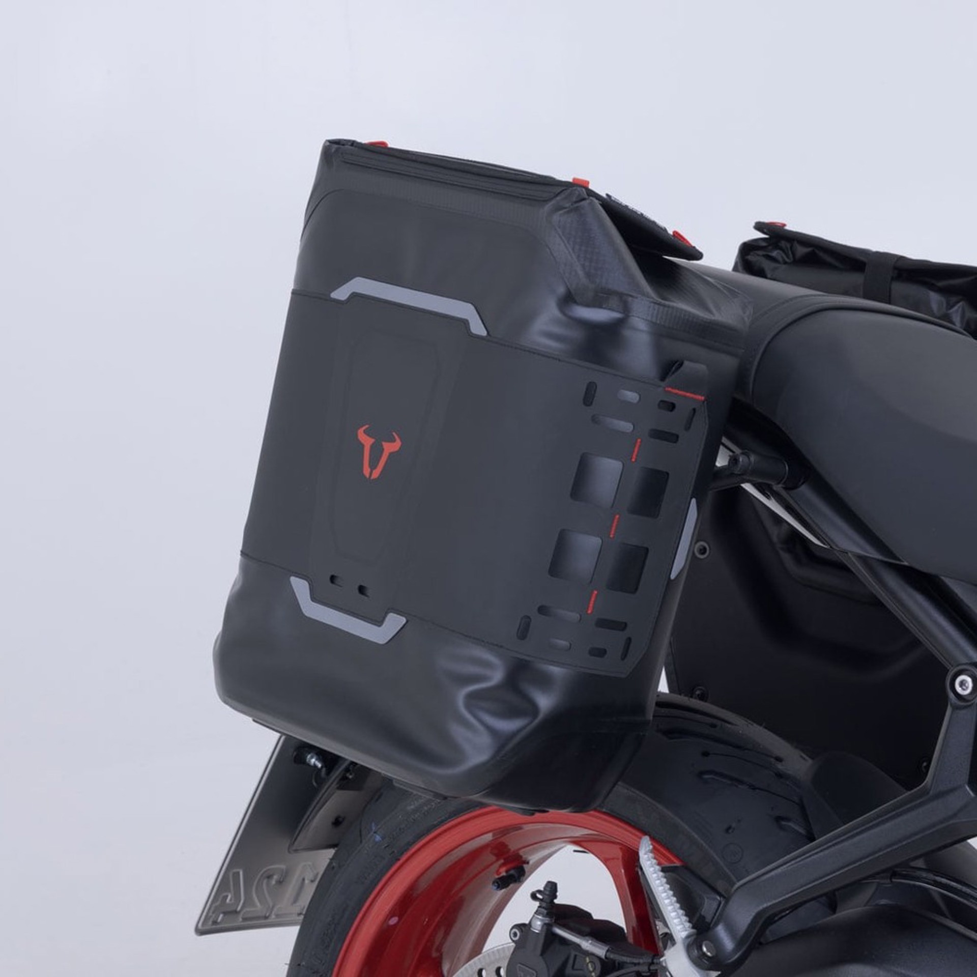 SW-MOTECH-107298-v10-4.jpg