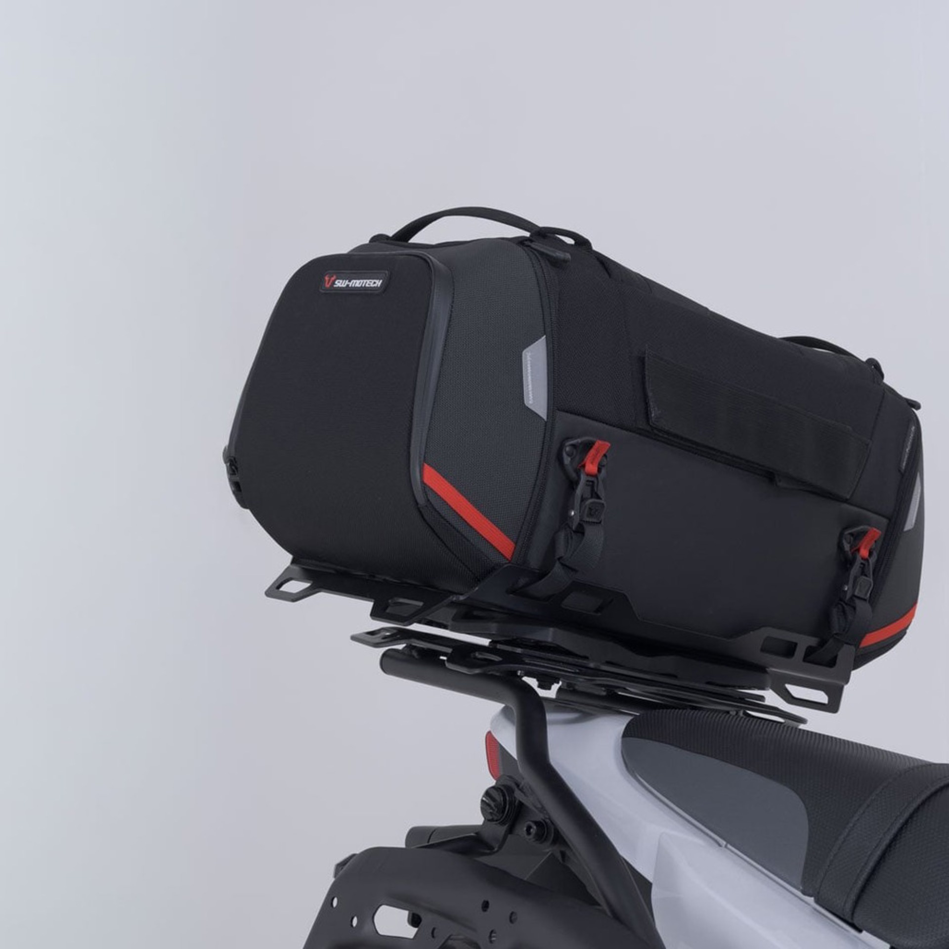 SW-MOTECH-107324-v17-3.jpg
