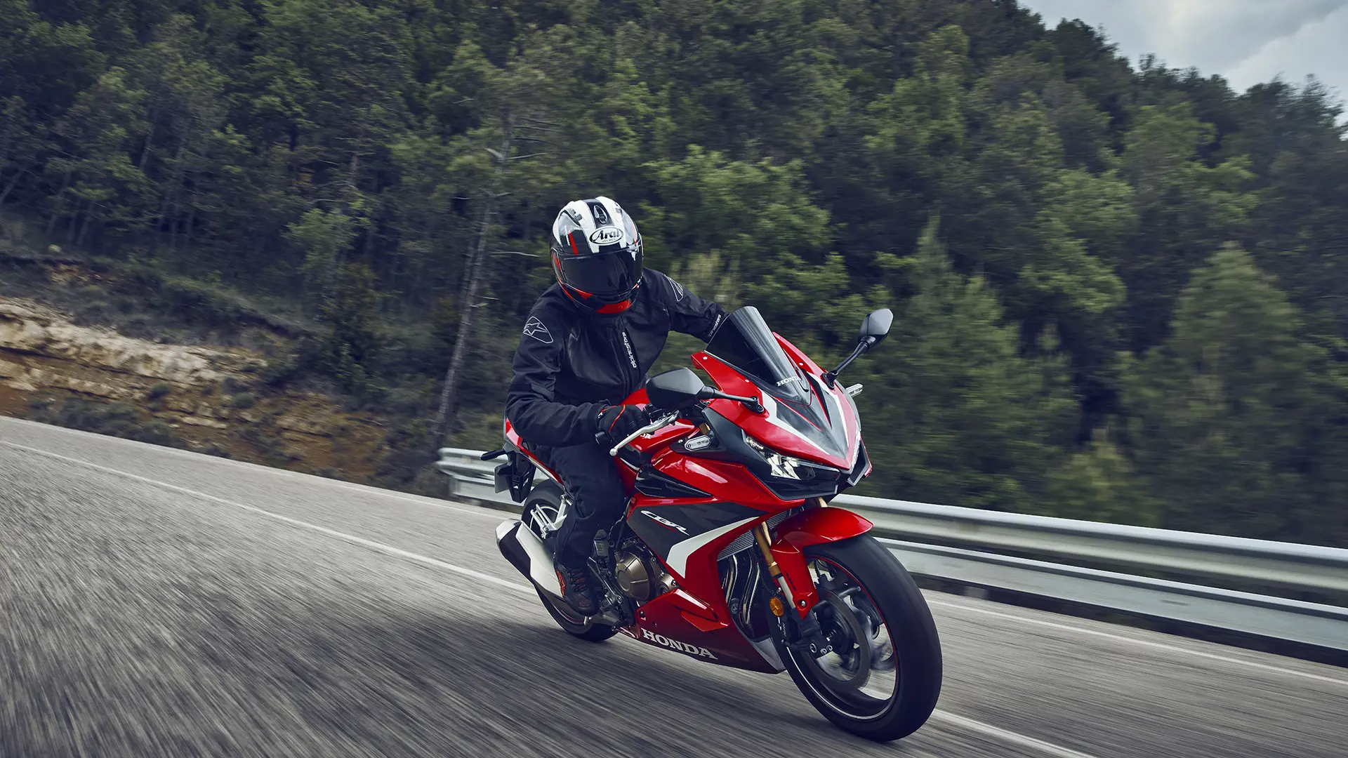 22Ym Cbr500r Location Dynamic 102.jpg