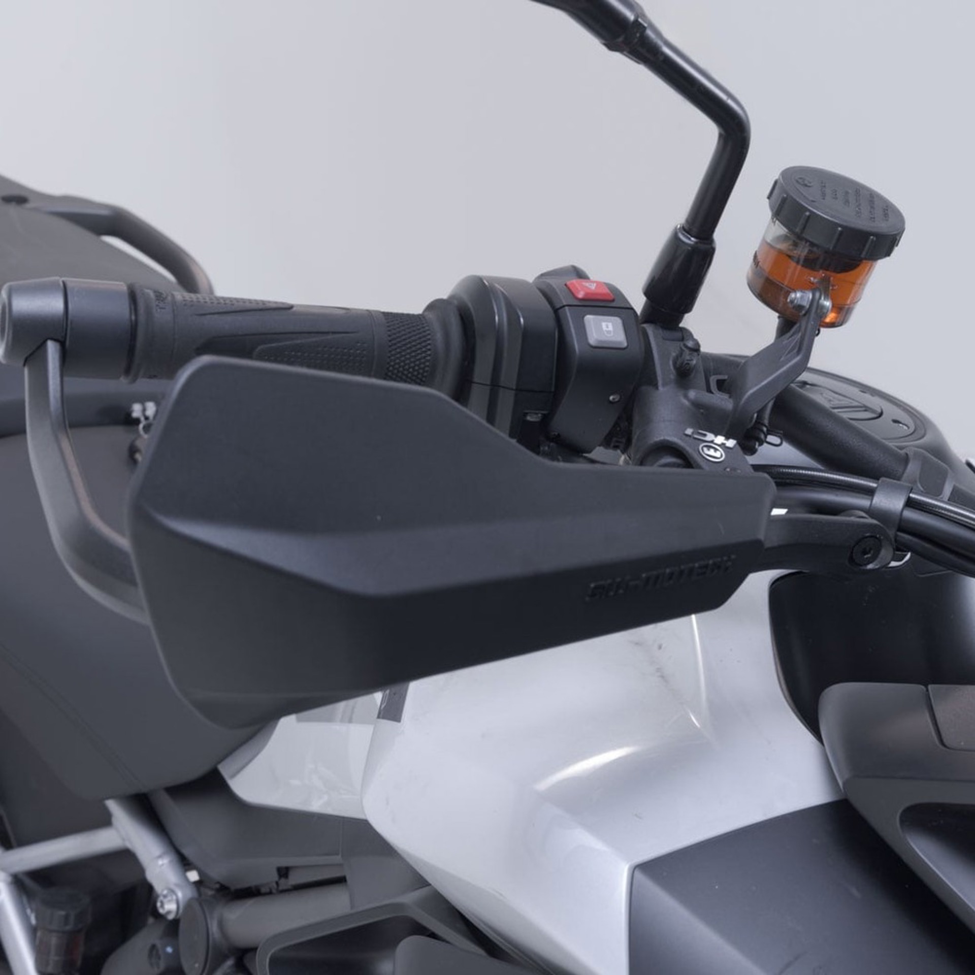 SW-MOTECH-101420-v14-4.jpg