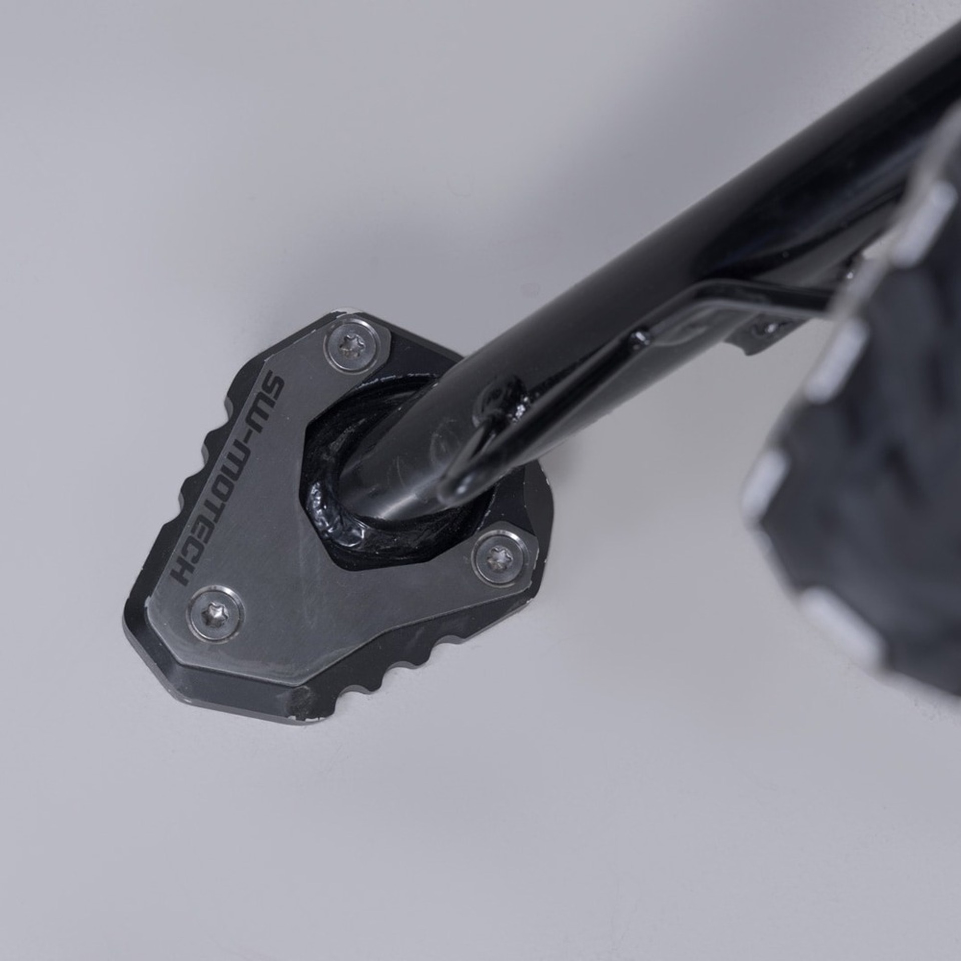 SW-MOTECH-107367-v17-3.jpg