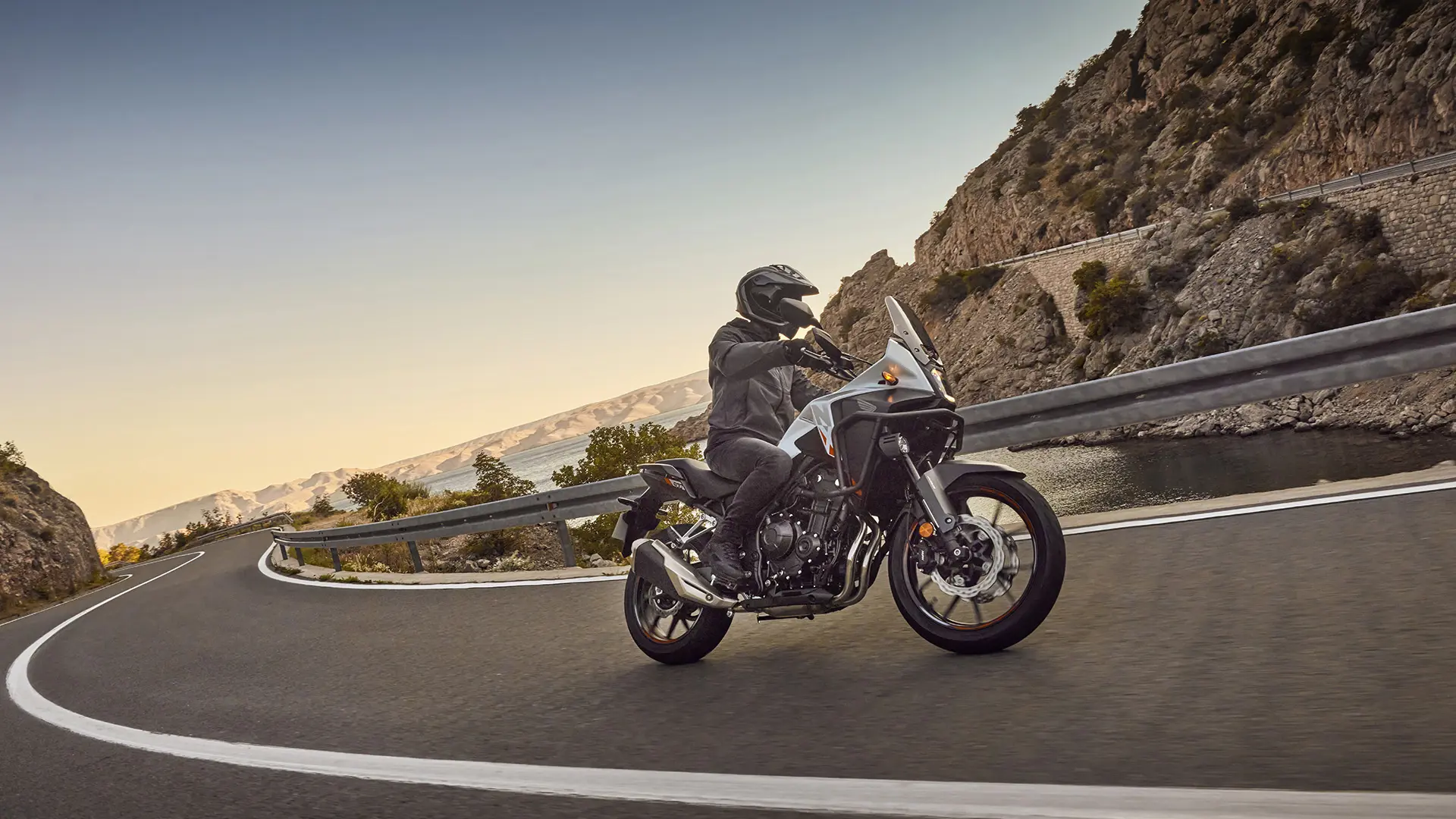 24YM NX500 LOCATION Dynamics 01 0577.jpg