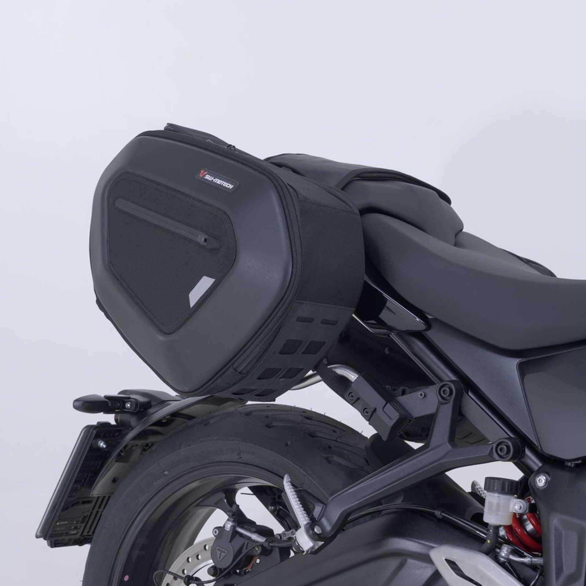 SW-MOTECH-107281-v17-3.jpg