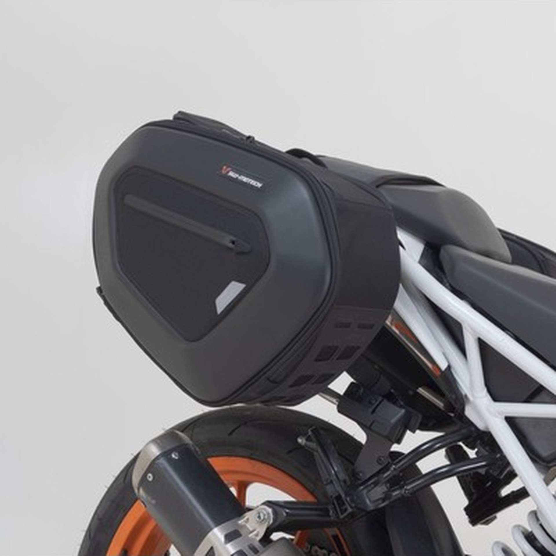 SW-MOTECH-102448-v17-2.jpg