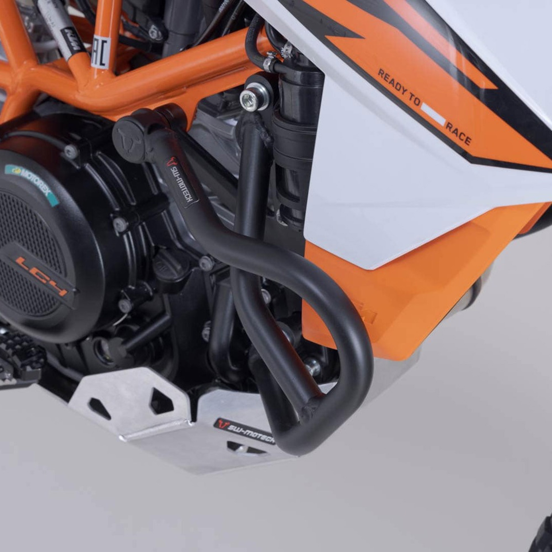 SW-MOTECH-107362-v17-5.jpg