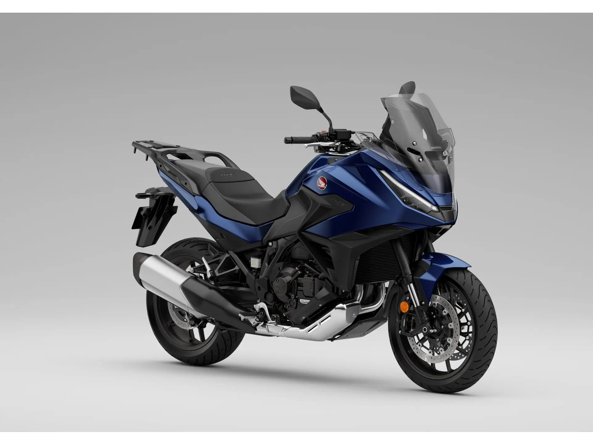 25YM_NT1100_PEARL_HAWKSEYE_BLUE_DCT_RFQ_without_Pannier_Case.jpg