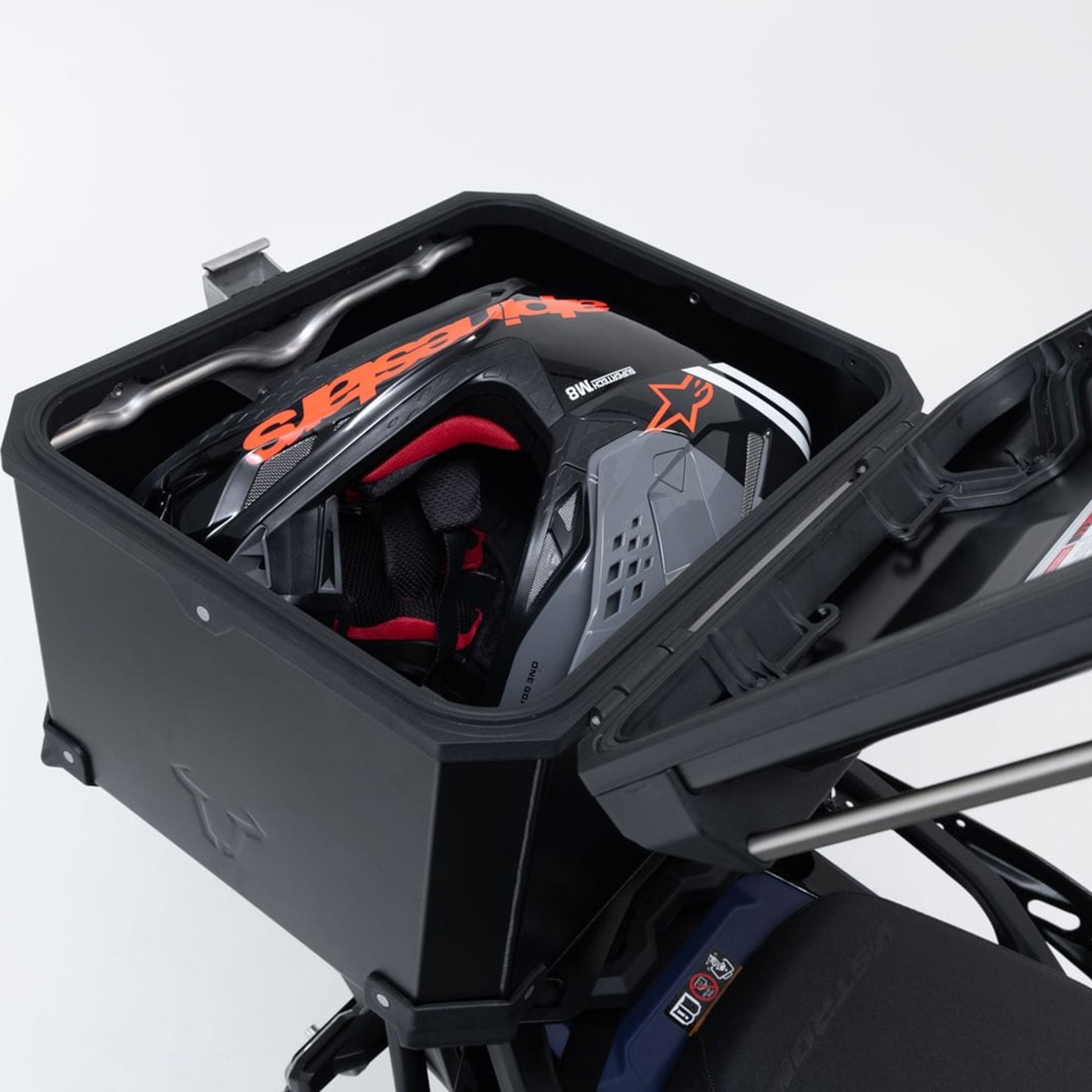 SW-MOTECH-108193-v41-3.jpg