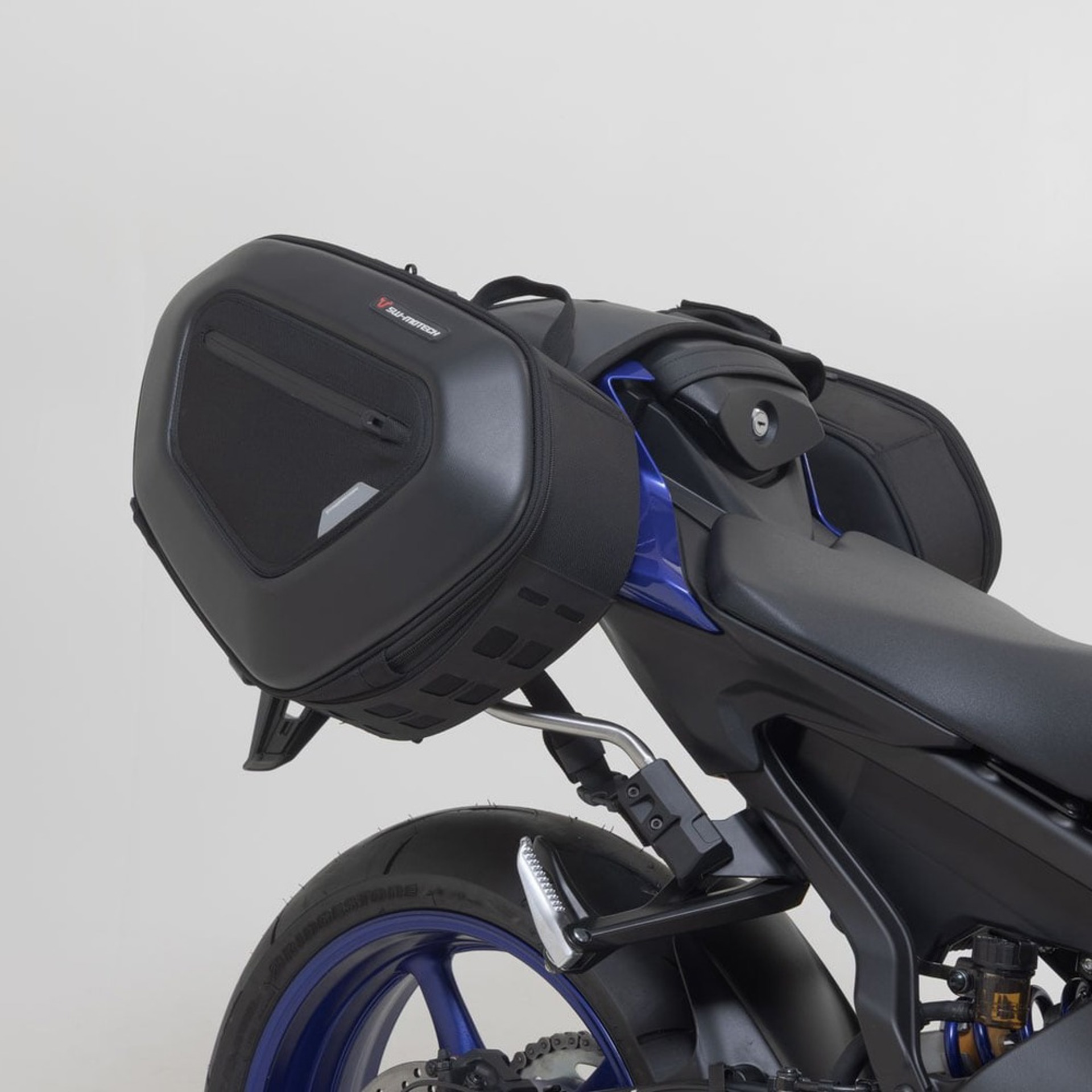 SW-MOTECH-103162-v17-3.jpg