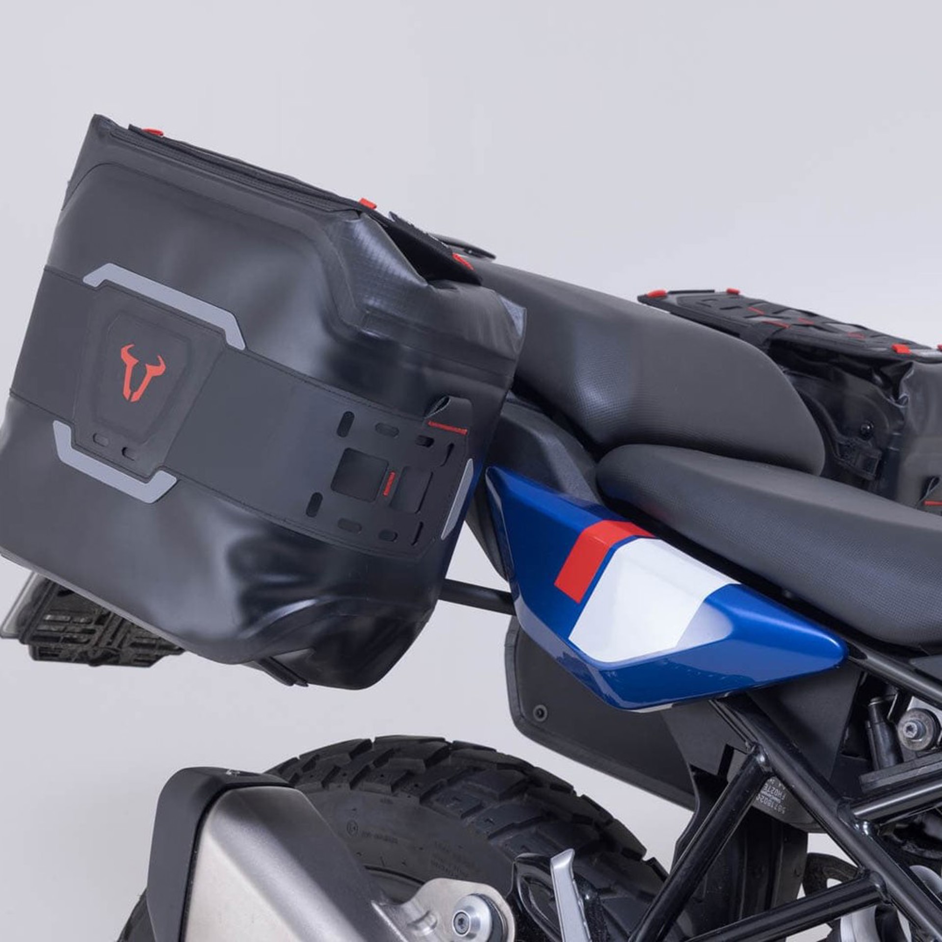 SW-MOTECH-108103-v41-5.jpg