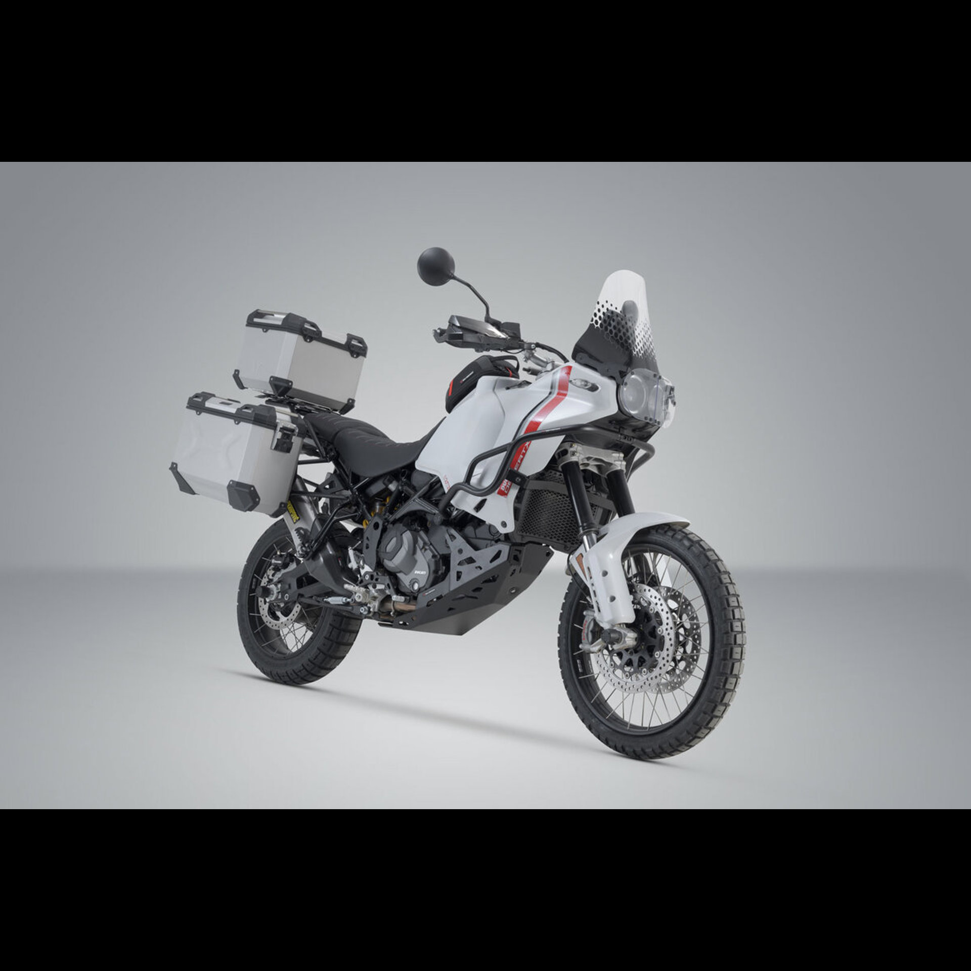 ADV.22.995.75000S 1.jpg