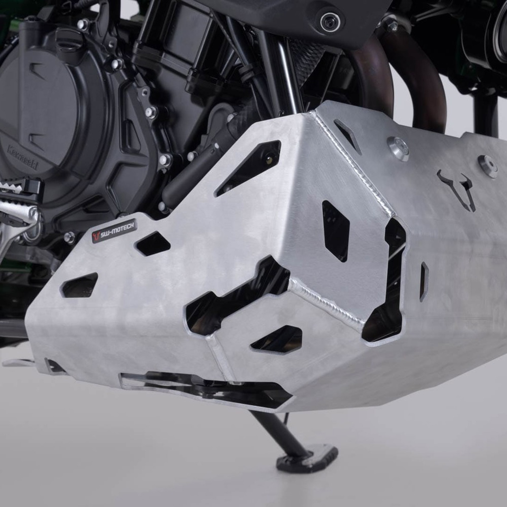 SW-MOTECH-107354-v17-3.jpg