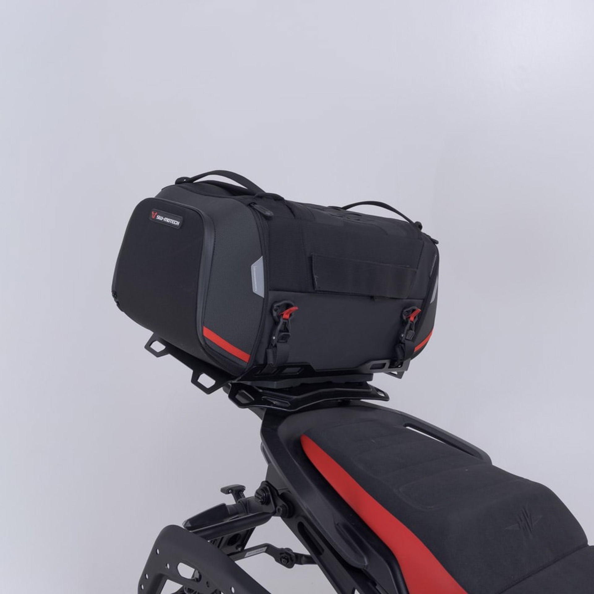 SW-MOTECH-107331-v17-3.jpg
