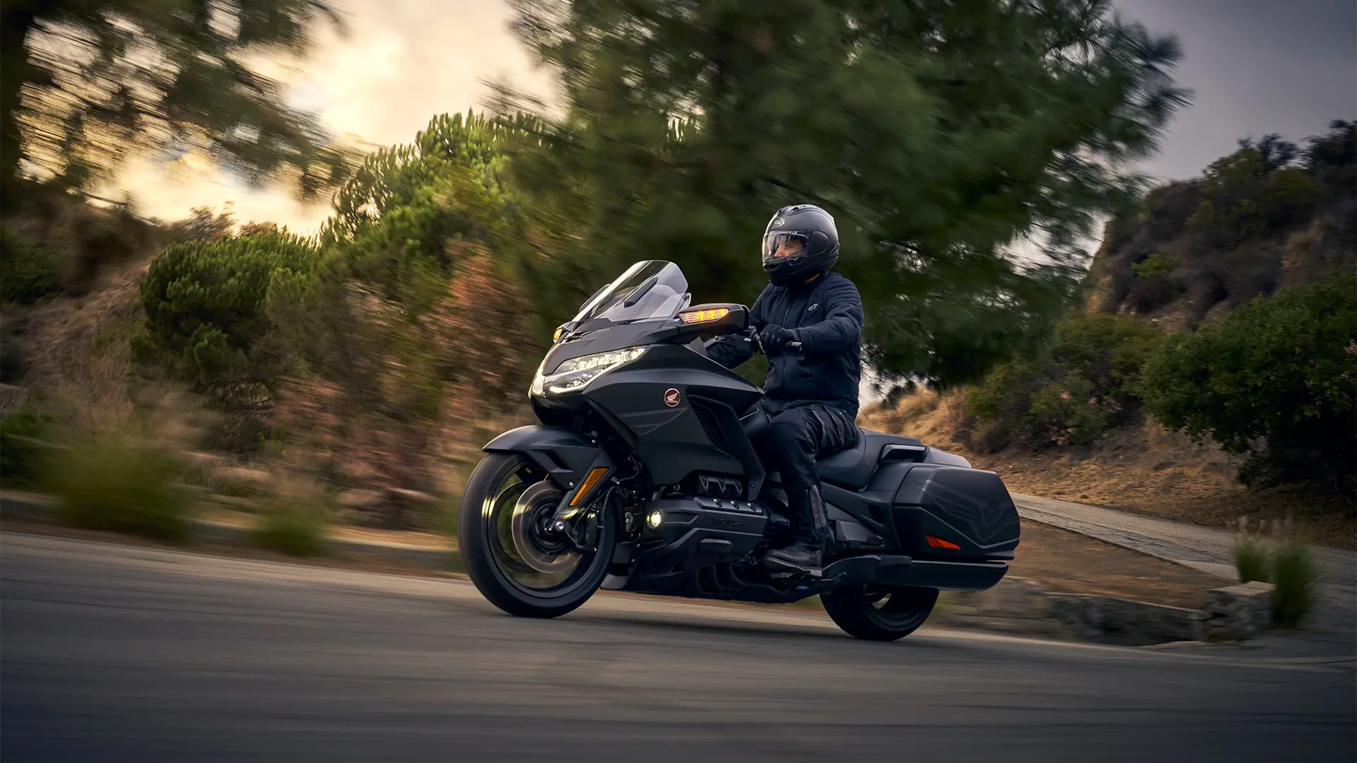 25YM GL1800 Gold Wing Location Action 8435.jpg