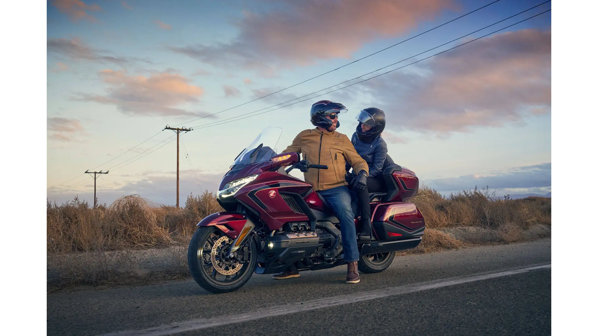 527262 25YM HONDA GL1800 GOLD WING TOUR.jpg