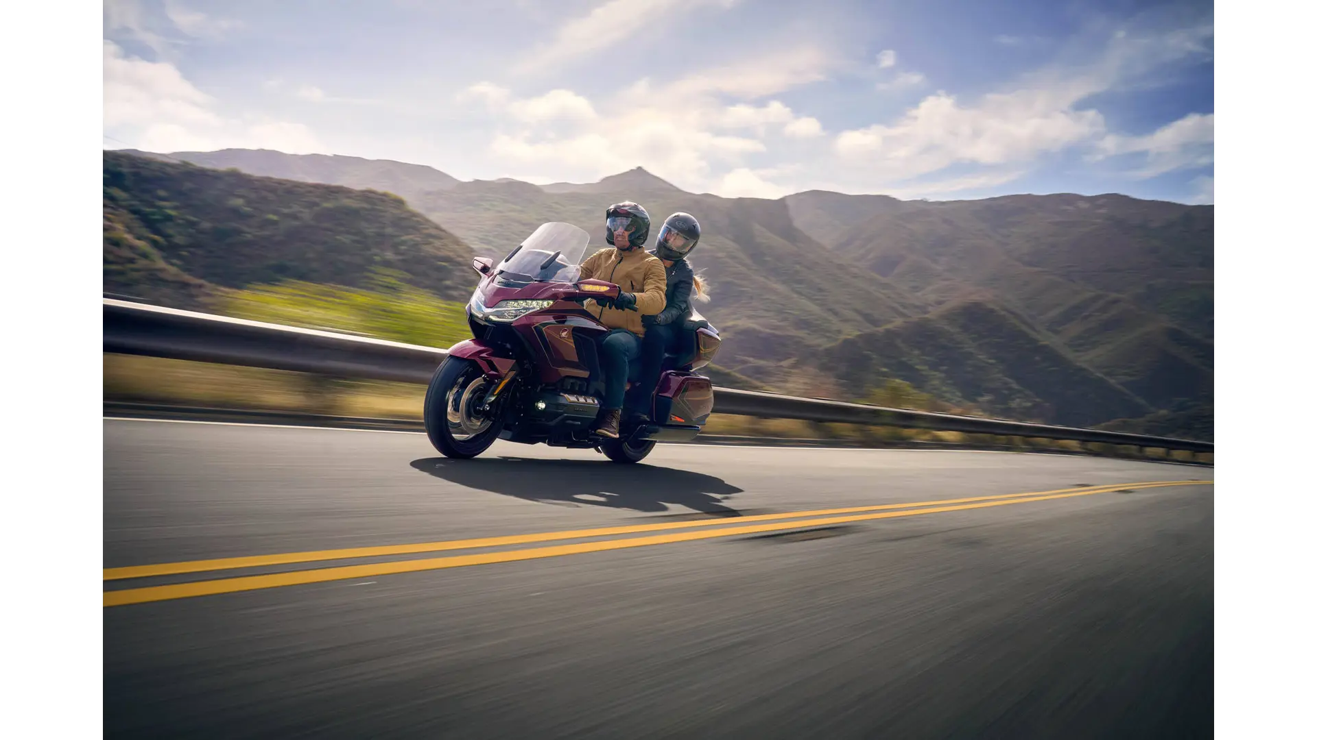 527209 25YM HONDA GL1800 GOLD WING TOUR.jpg