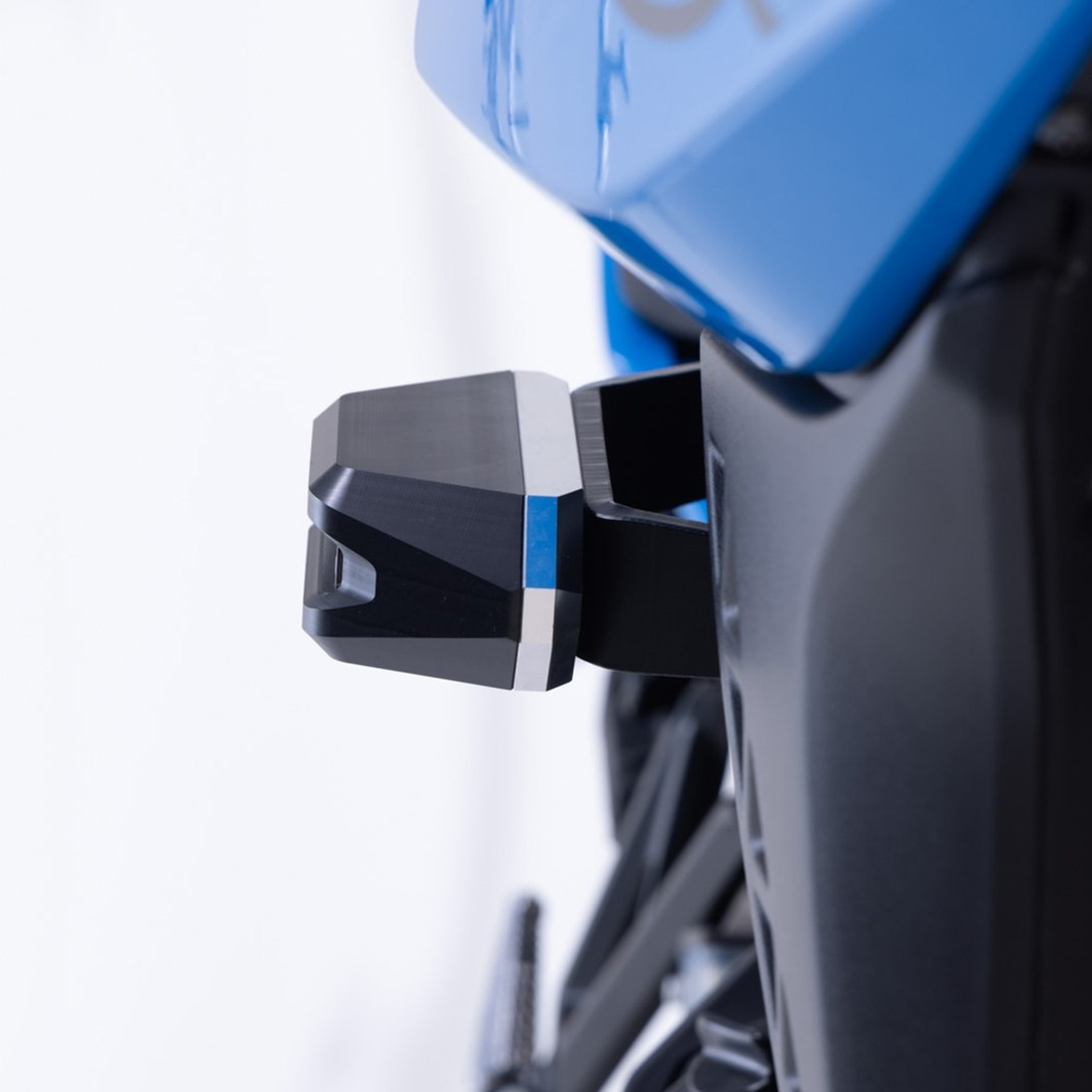 SW-MOTECH-76530-v14-4.jpg