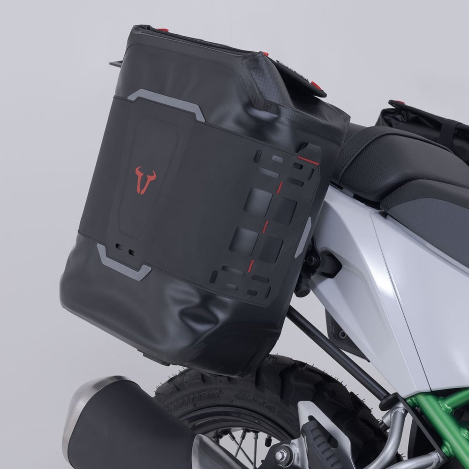 SW-MOTECH-107294-v10-3.jpg