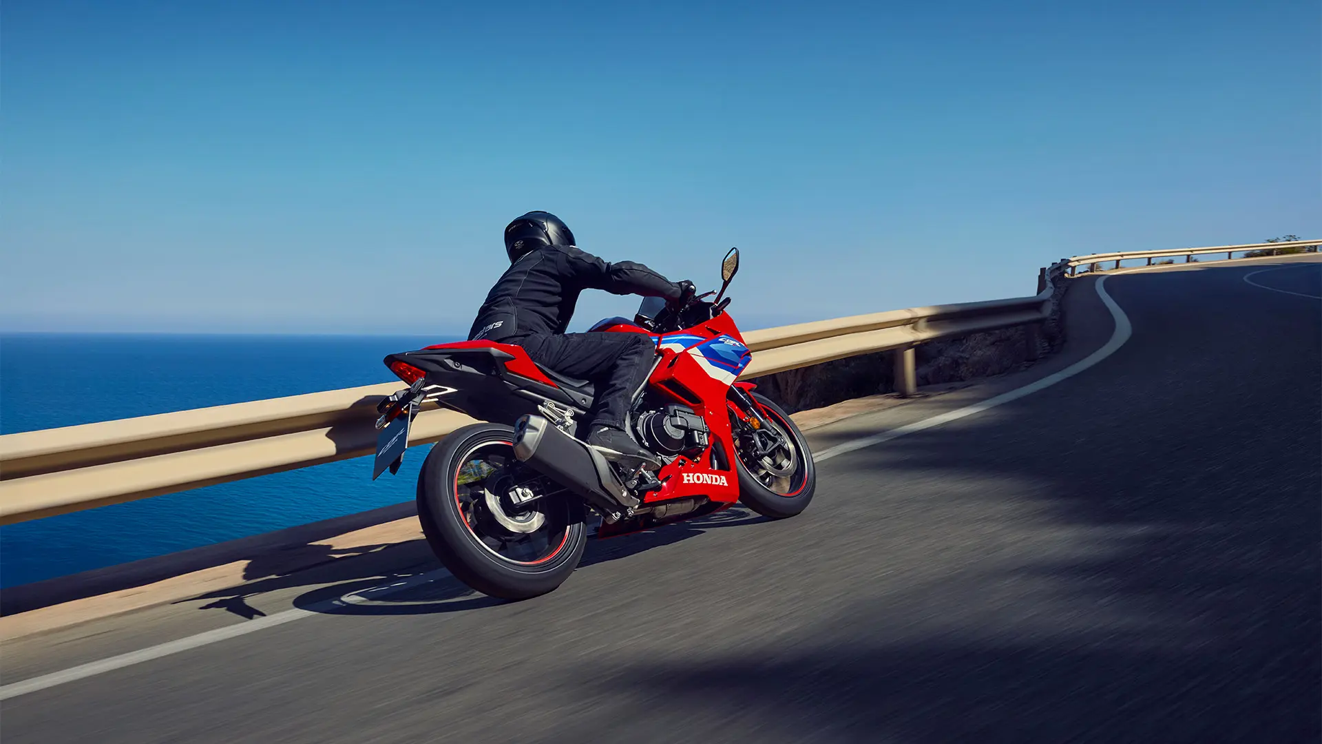 26YM CBR500R Location Action 03 0190.jpg