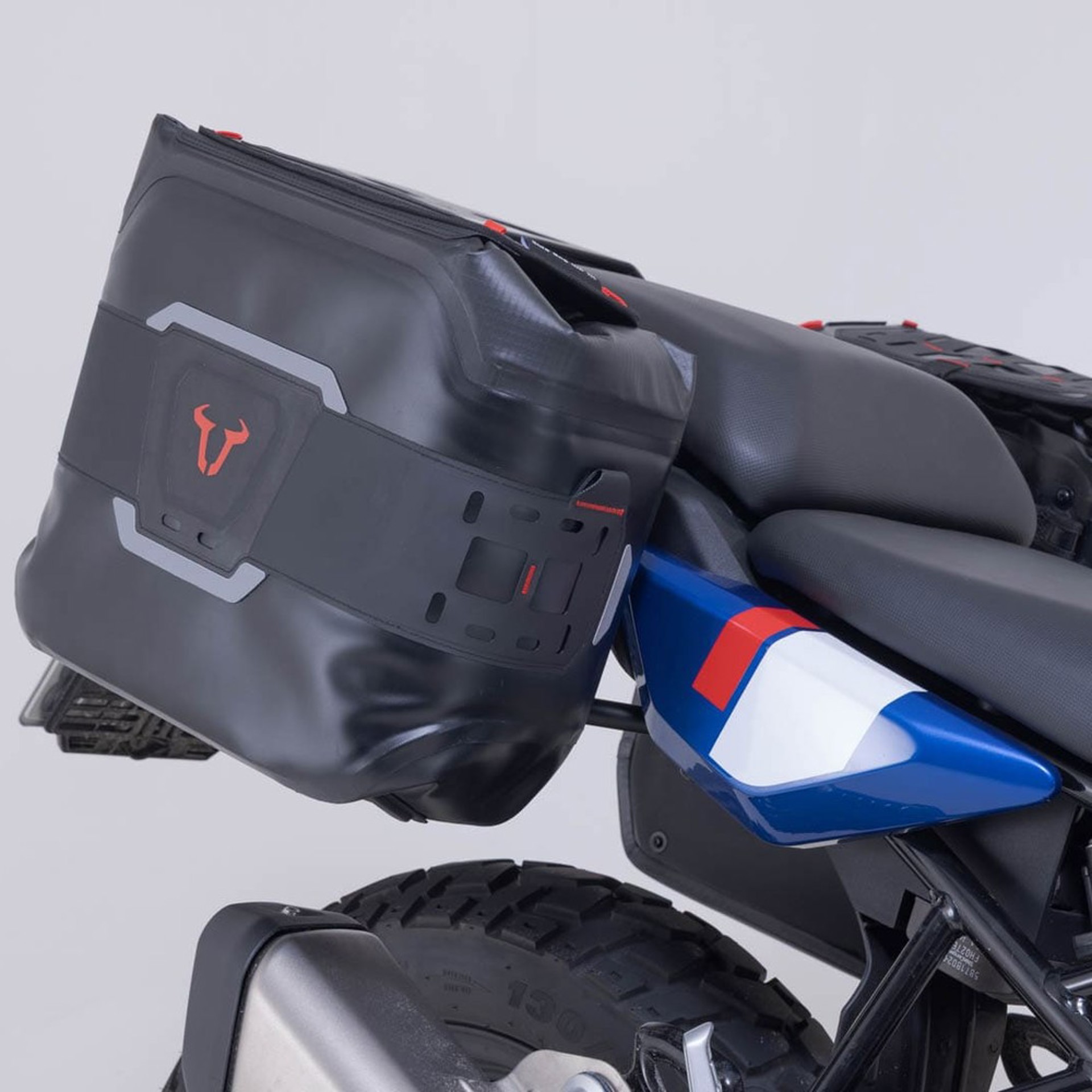 SW-MOTECH-108102-v41-5.jpg