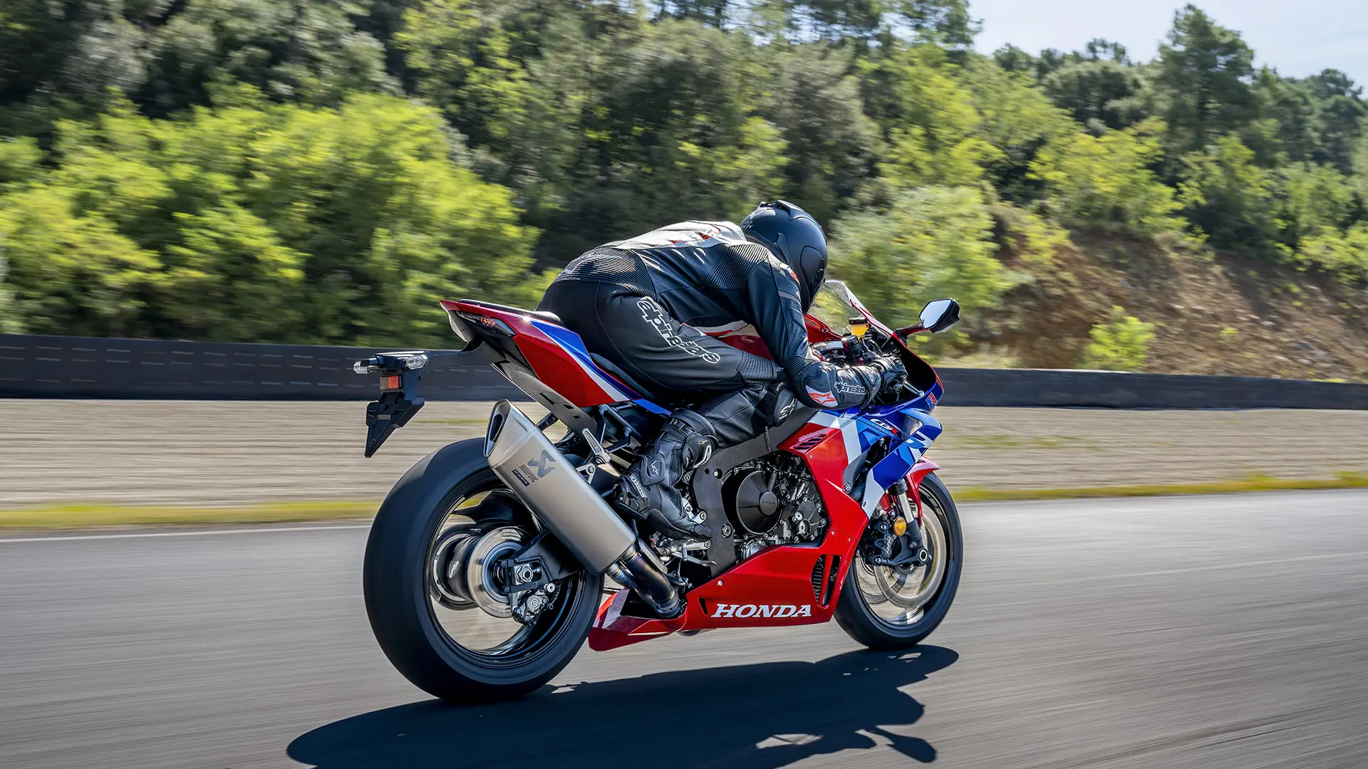 22Ym Cbr1000rr R Grandprixred R380 Location 5139.jpg