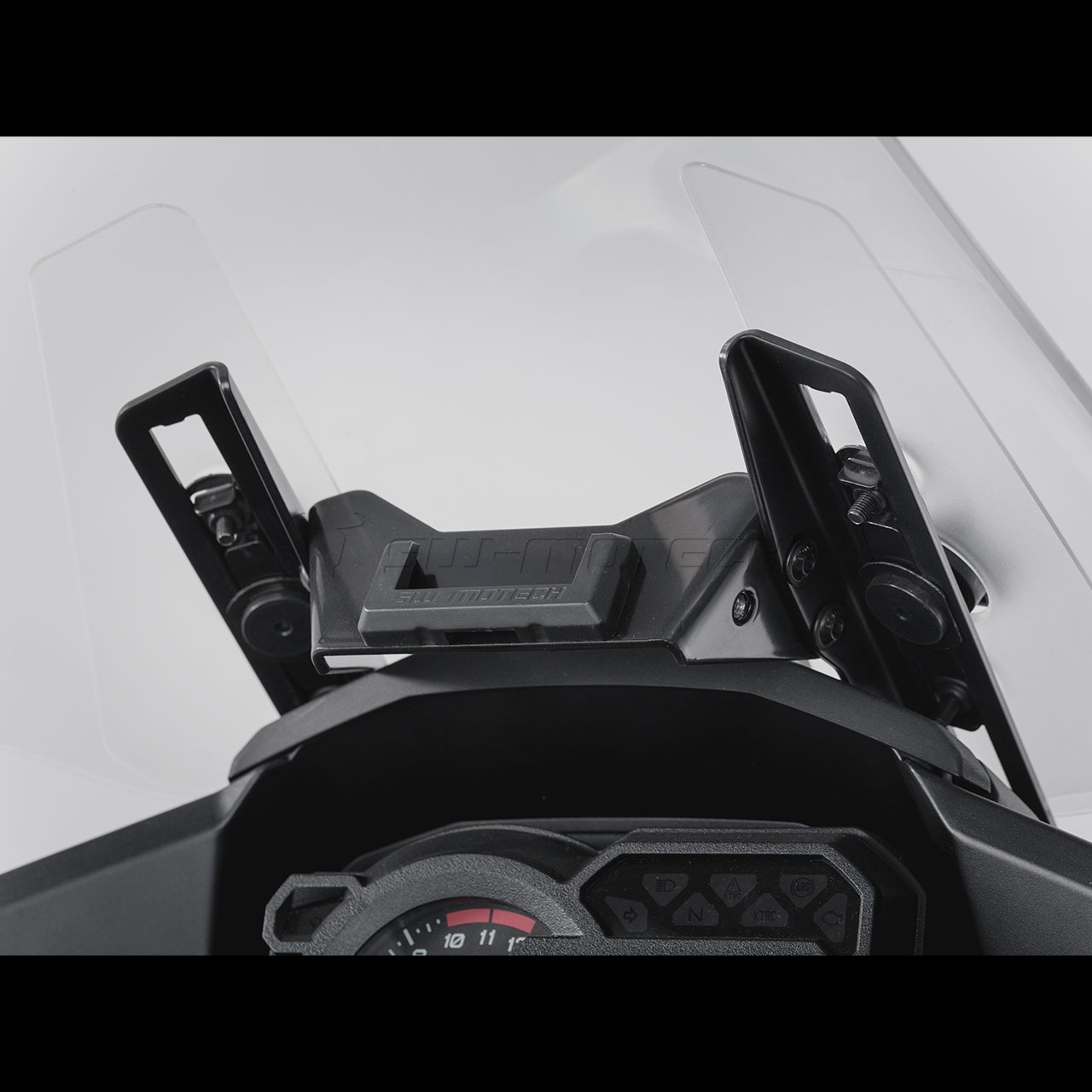 GPS.08.646.10800B_1.jpg