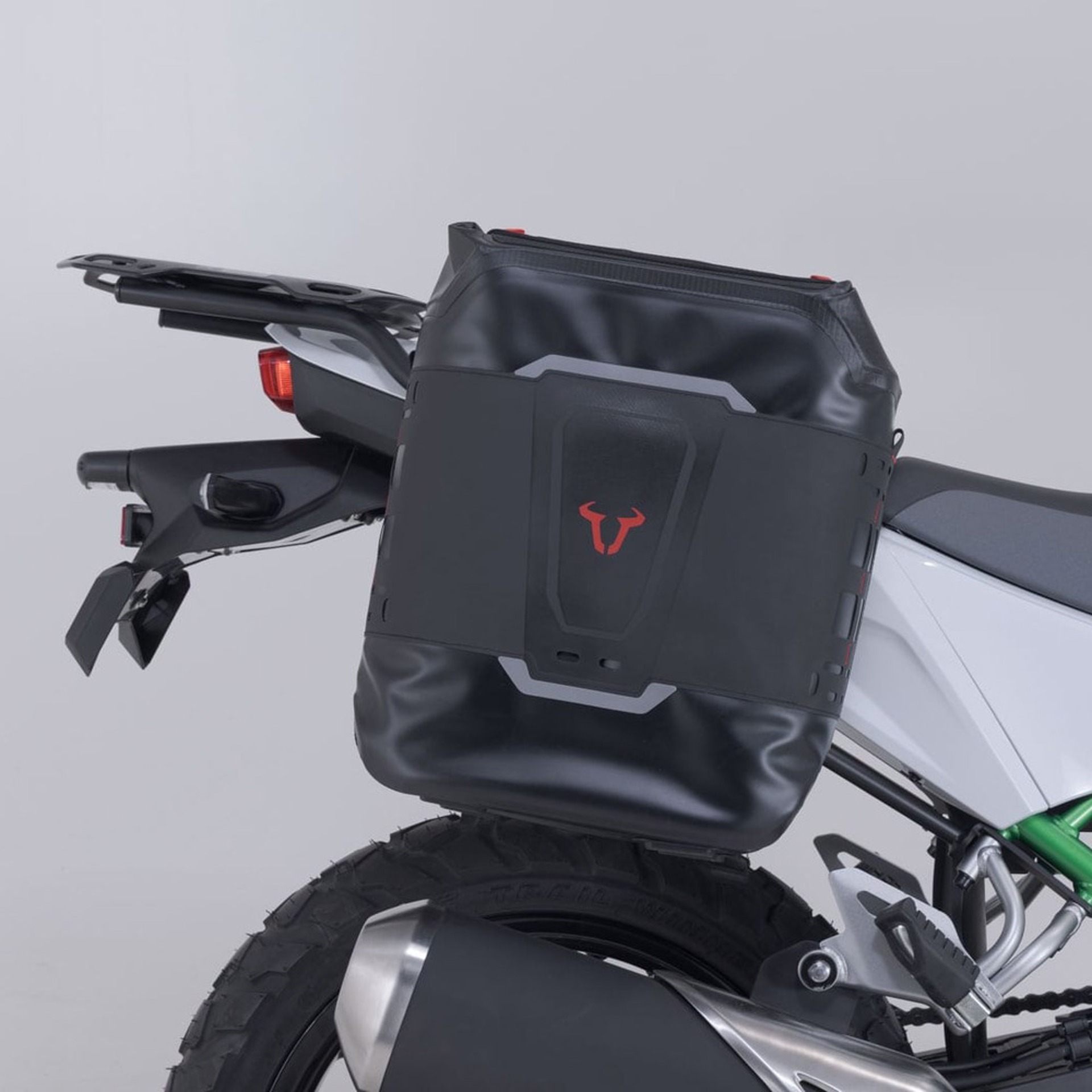 SW-MOTECH-107294-v10-4.jpg