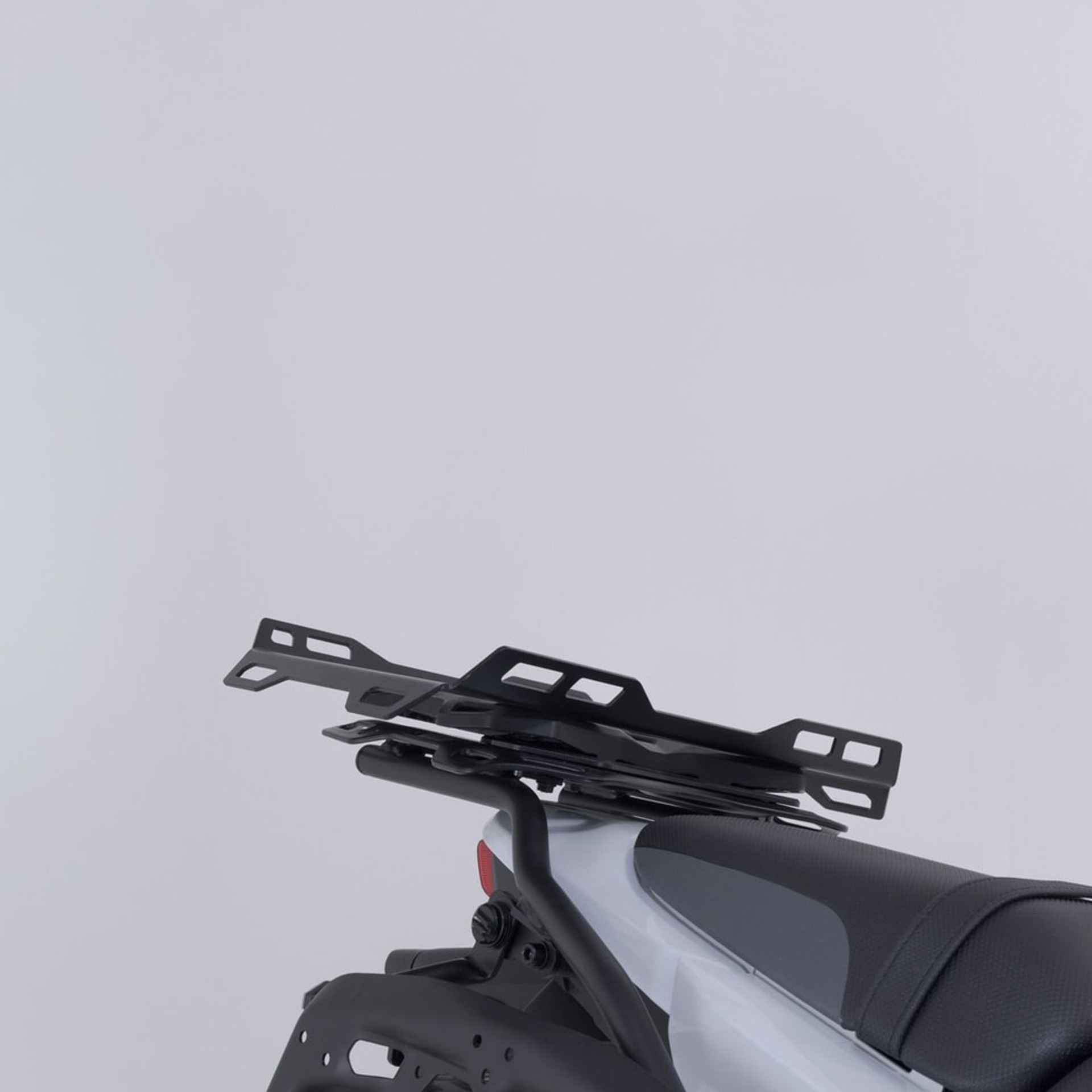 SW-MOTECH-107324-v17-4.jpg