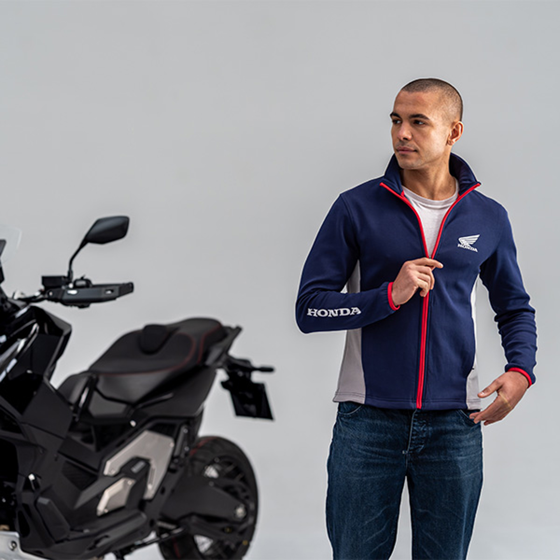 26YM Apparel Location Wing 08AUD TJA 003N HONDA SPORTY FLEECE NAVY BLUE.jpg