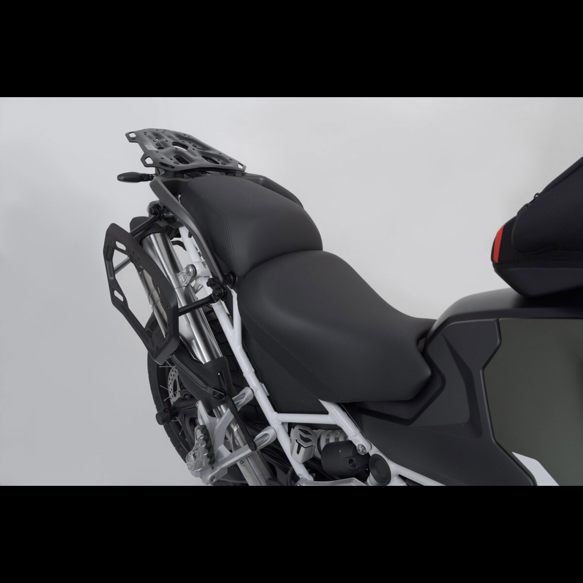 ADV.11.905.75100S 2.jpg
