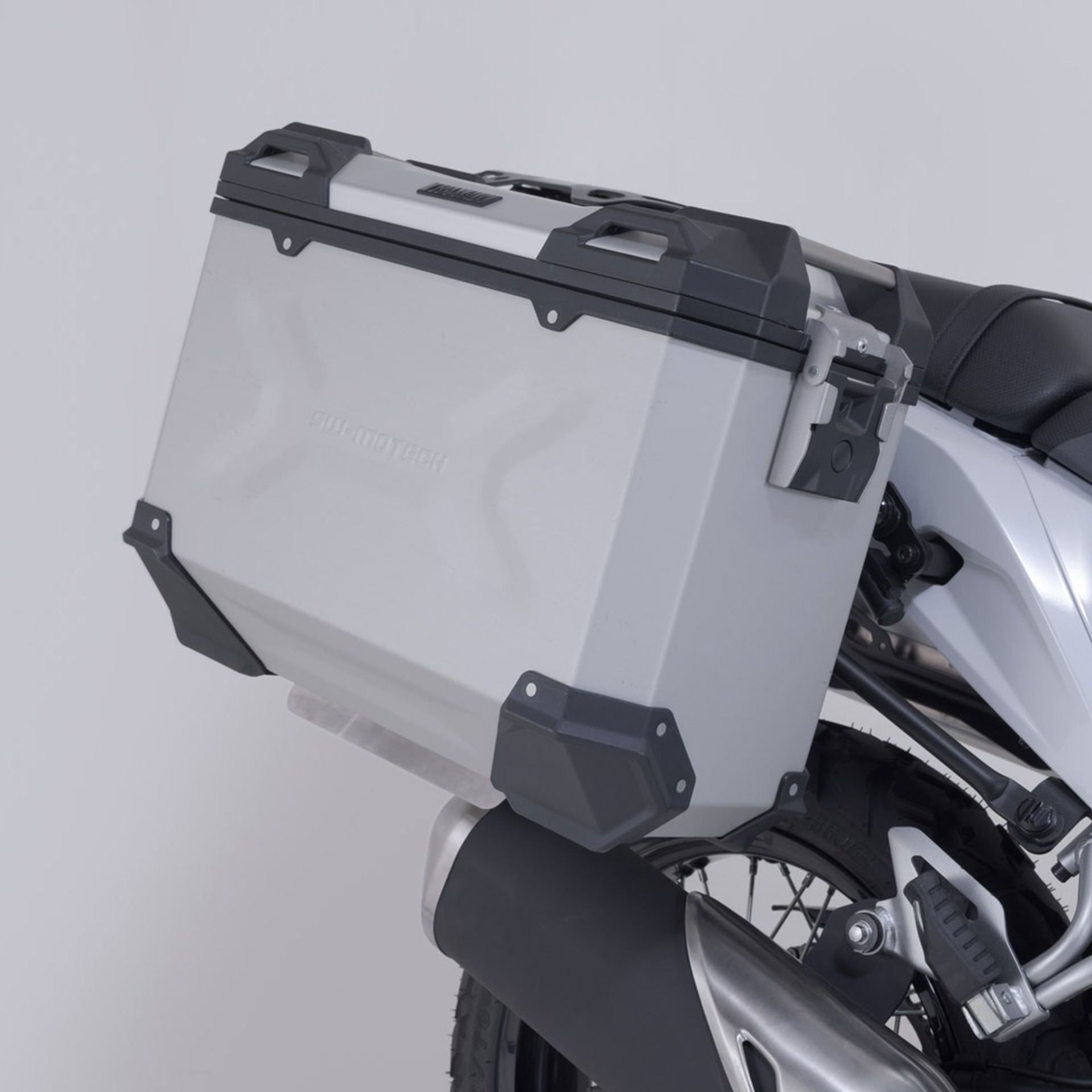 SW-MOTECH-107344-v11-3.jpg