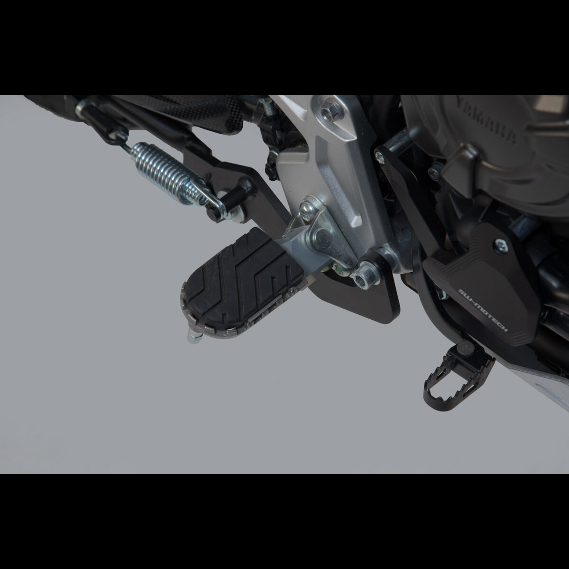 FRS.06.011.10200S 3.jpg