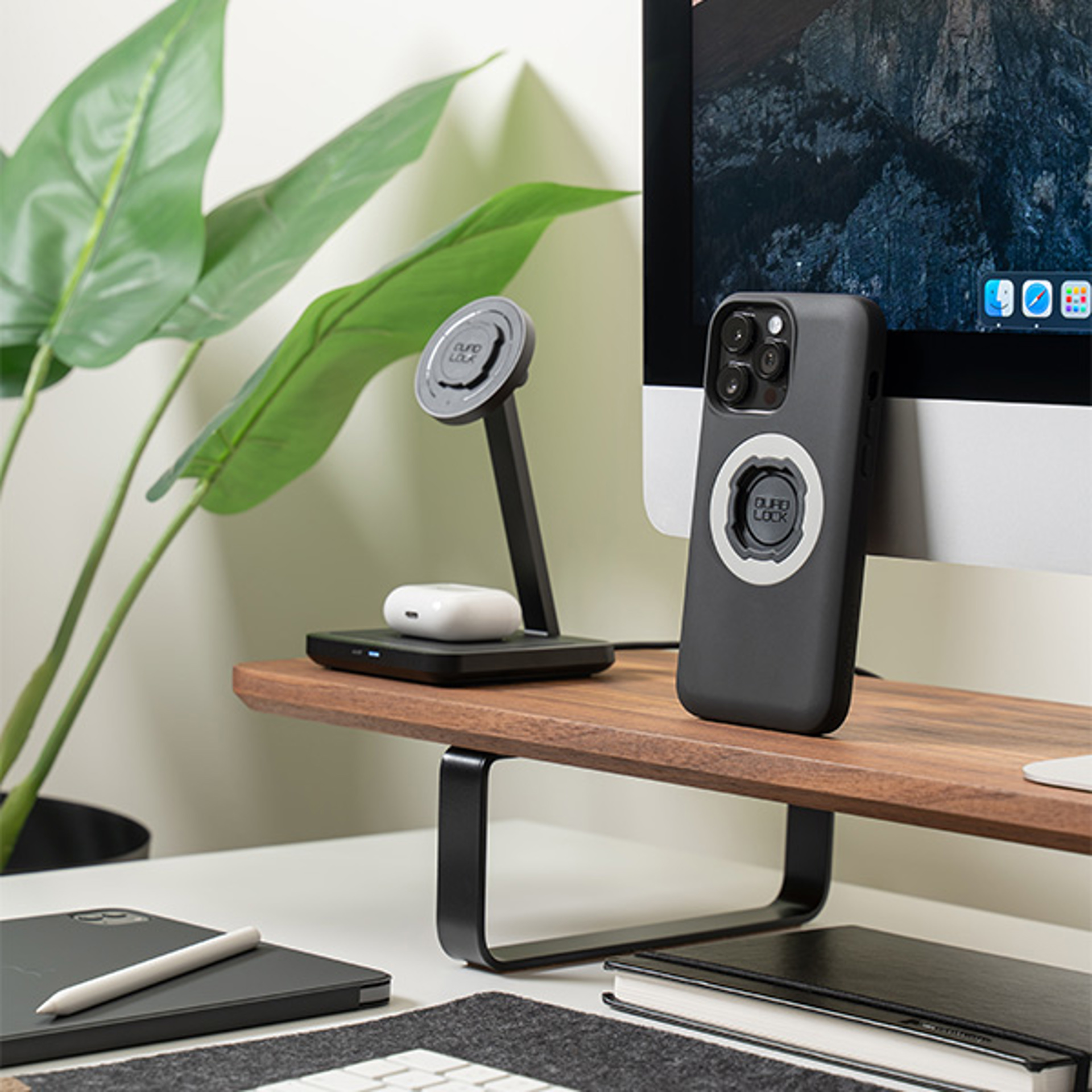 MAG Dualdesktopcharger IPHONE (10).jpg