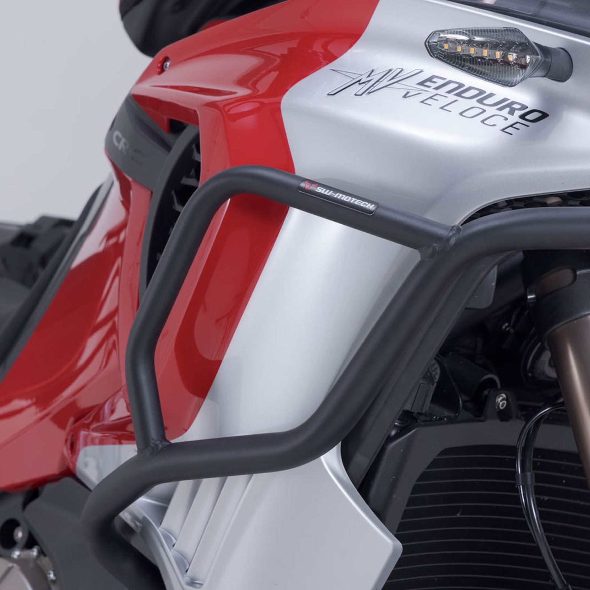 SW-MOTECH-108293-v30-1.jpg