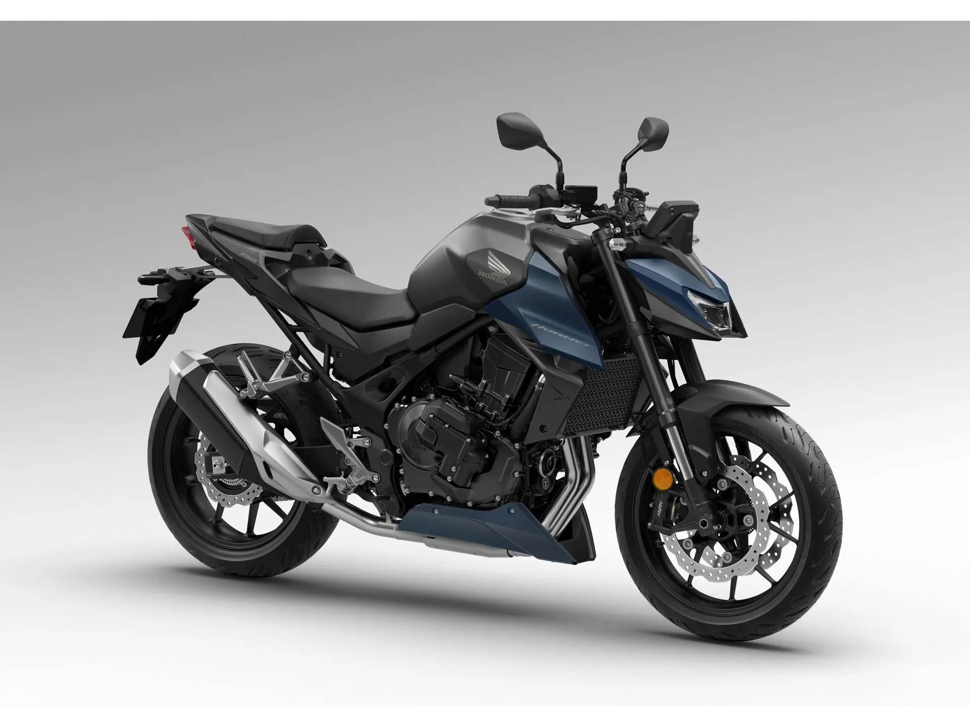26YM_CB750_Hornet_E-Clutch_Studio_PB-417M_Mat_Jeans_Blue_Metallic_RFQ.jpg